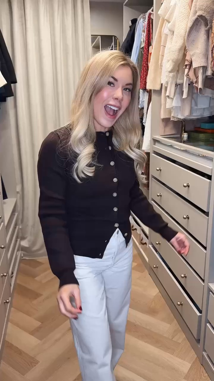 Perfect going into spring outfit 
White jeans
Agolde jeans 
Suede flats 

#LTKdayinmylife #LTKSeasonal #LTKootd