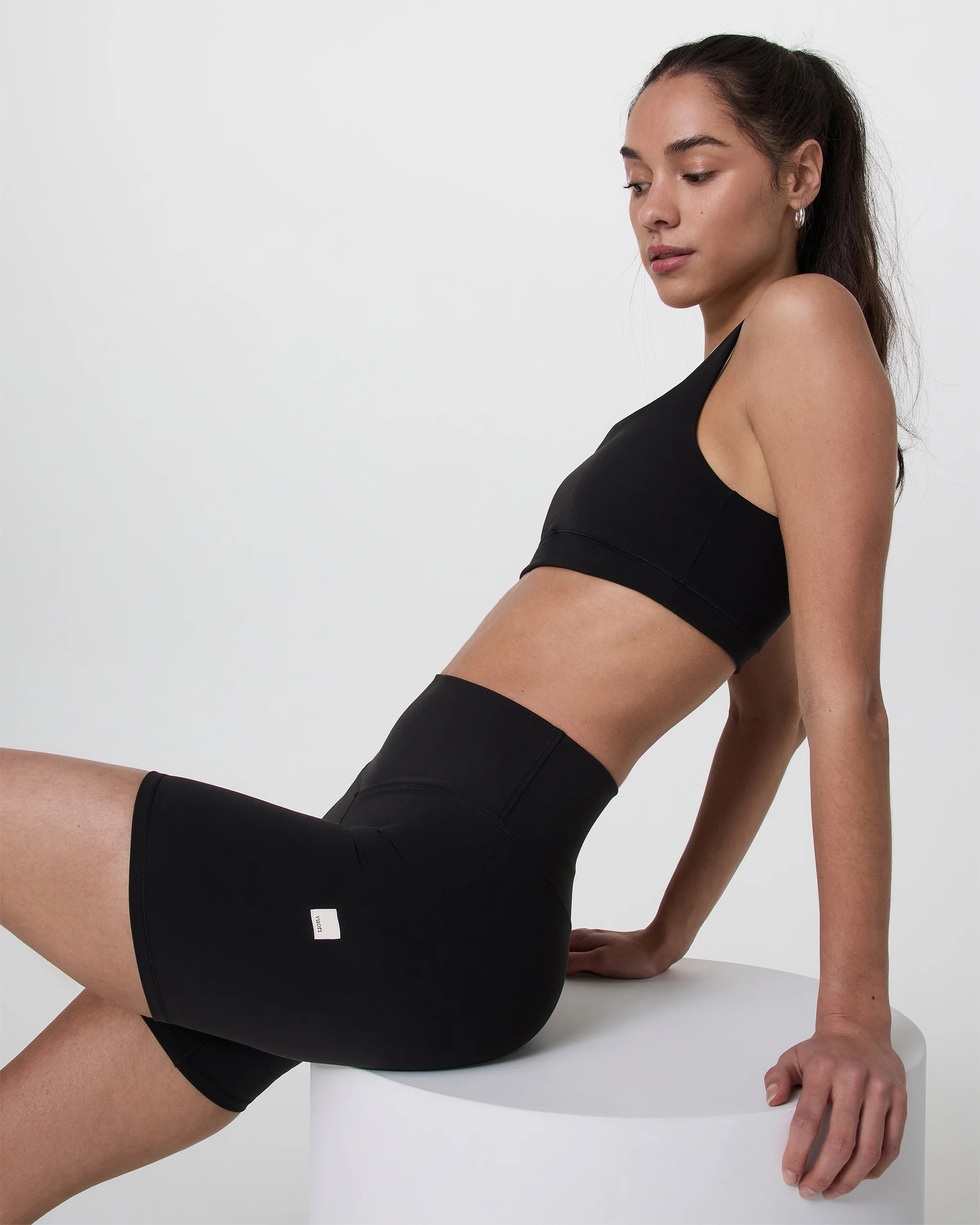 Vuori AllTheForm™ Short 6" | Black | Vuori | Vuori Clothing (US & Canada)