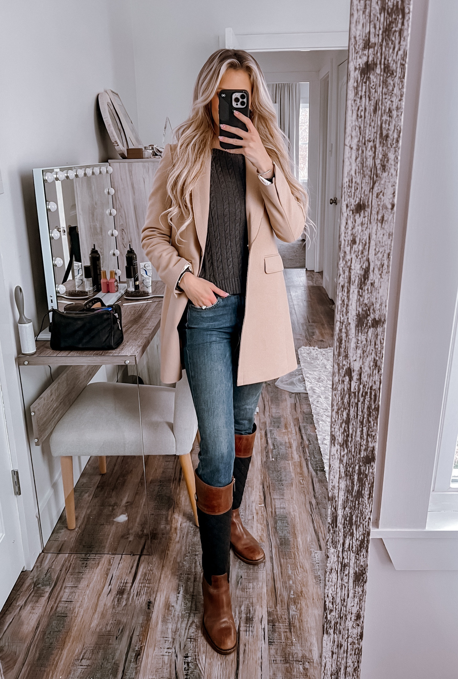 Pulled out an oldie but a goodie today as I threw on my Rosalie Quilted Boots by Tory Burch and paired them with a Ralph Lauren sweater, Joe’s jeans, and wool blazer. 

#LTKstyletip #LTKworkwear #LTKSeasonal