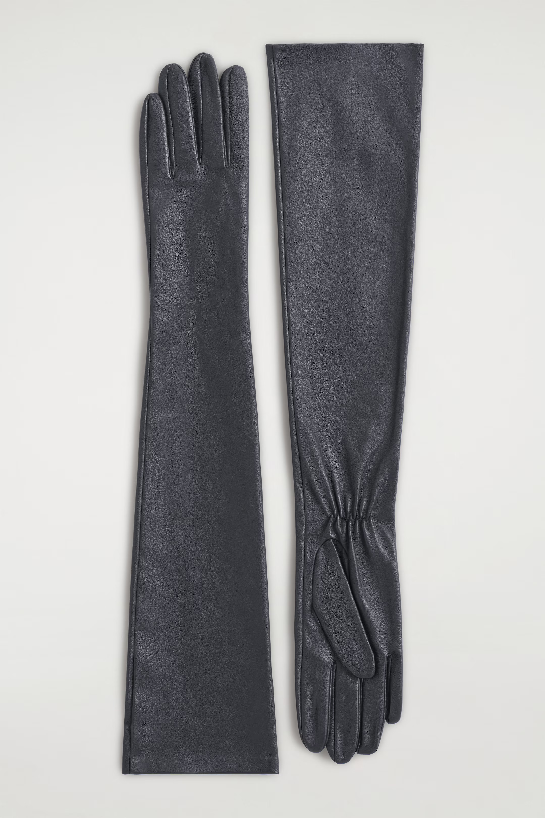 ELONGATED NAPPA GLOVES - STEEL | COS US | COS (EU)
