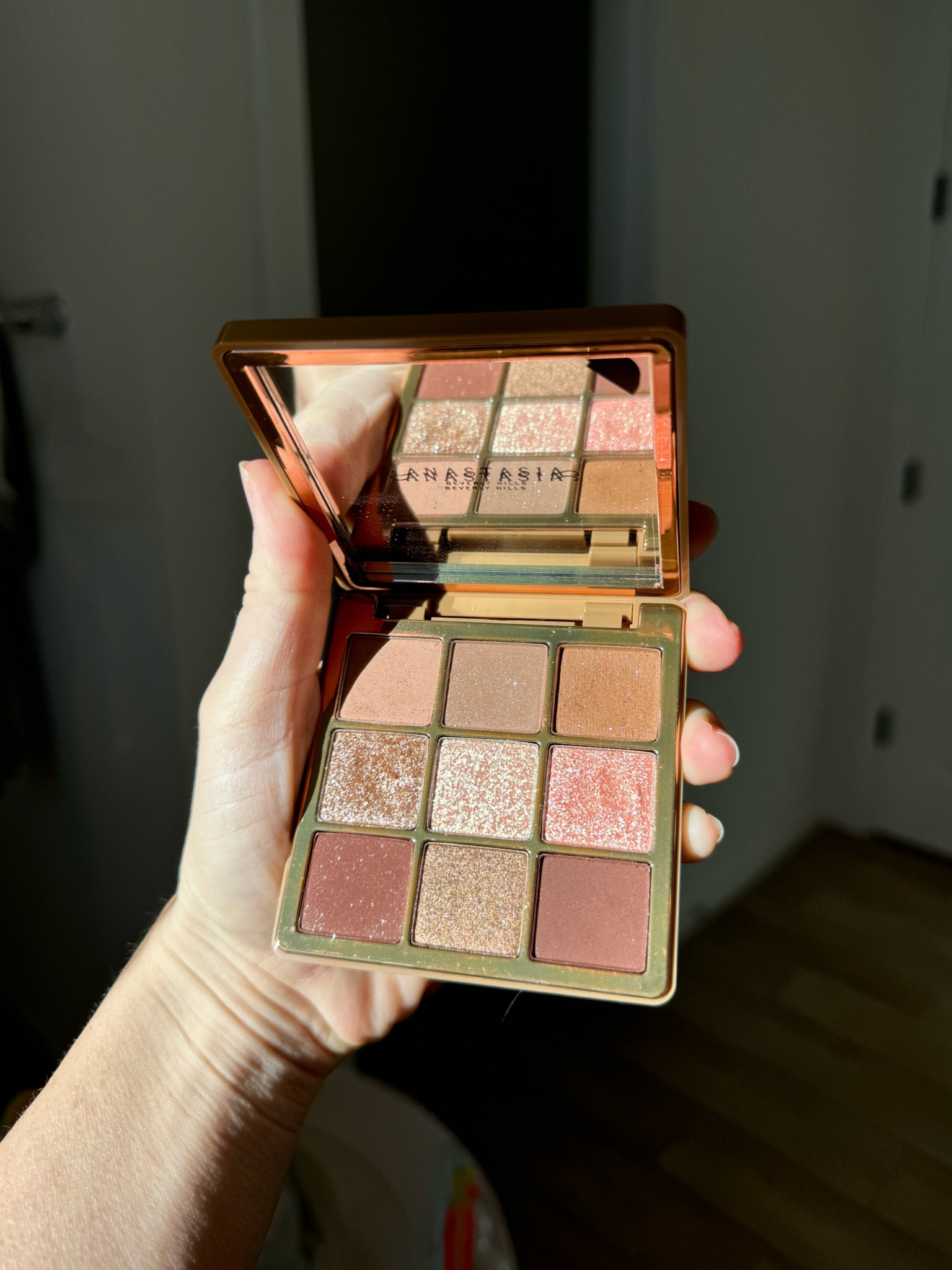 The most stunning eye shadow palette for holiday!!

#LTKBeauty #LTKFindsUnder50 #LTKHoliday