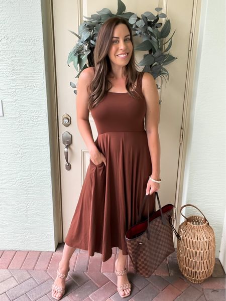 Brown midi dress 🤎 wearing a size small

#LTKunder50 #LTKFind #LTKstyletip