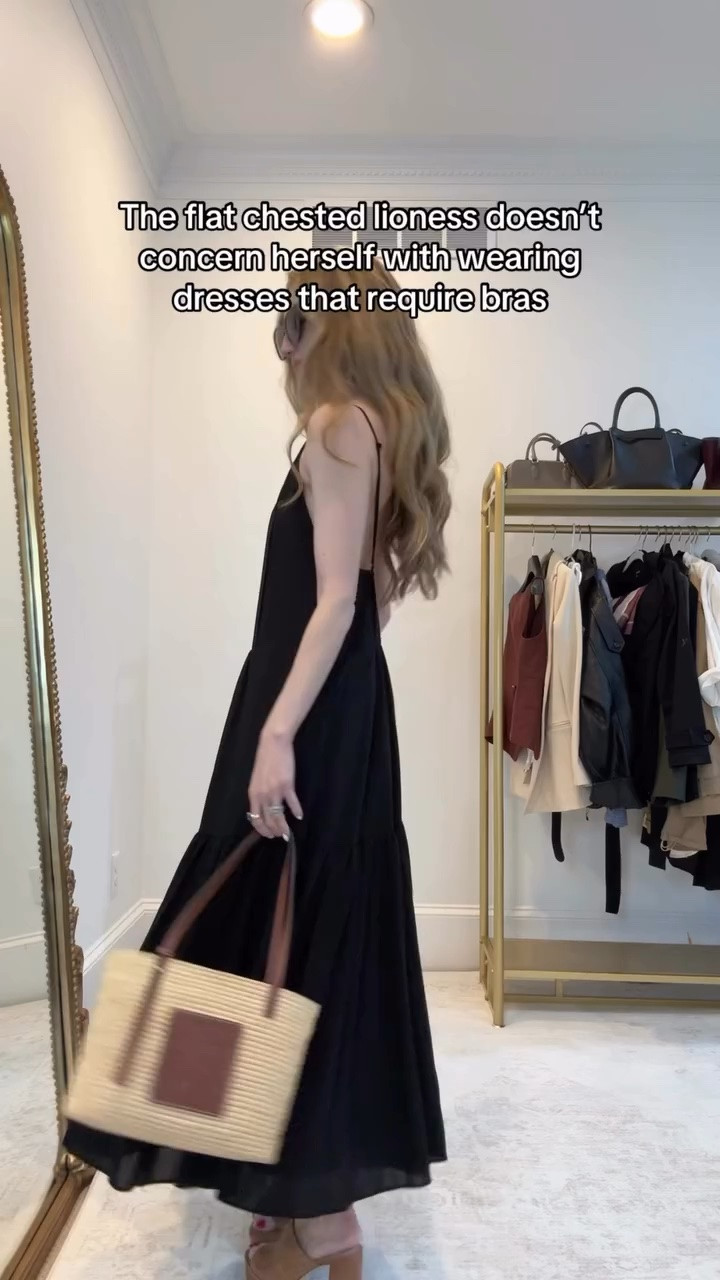 There’s SOME perks😂 comment shop to shop this effortless dress and suede platforms, 15% off discount code ✨

#relatable #styling #summerstyle #springfashion #fashionable