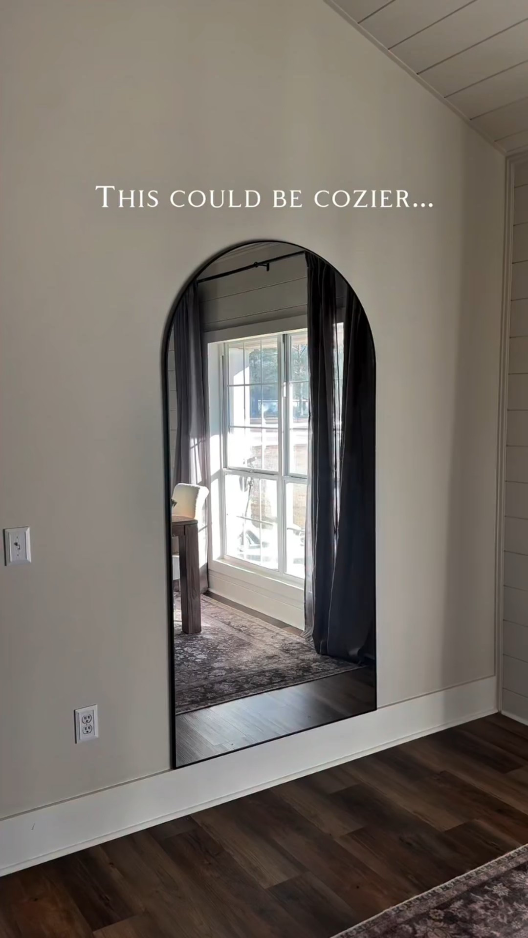 In love with this Amazon bench. I’ve been wanting my husband to make me one. But there just hasn’t been time. 🙃 comment “shop” for links. 🤍🤍 Happy Monday. #homedecor #cozyathome #cozyvibes #benchdecor #cozyspace