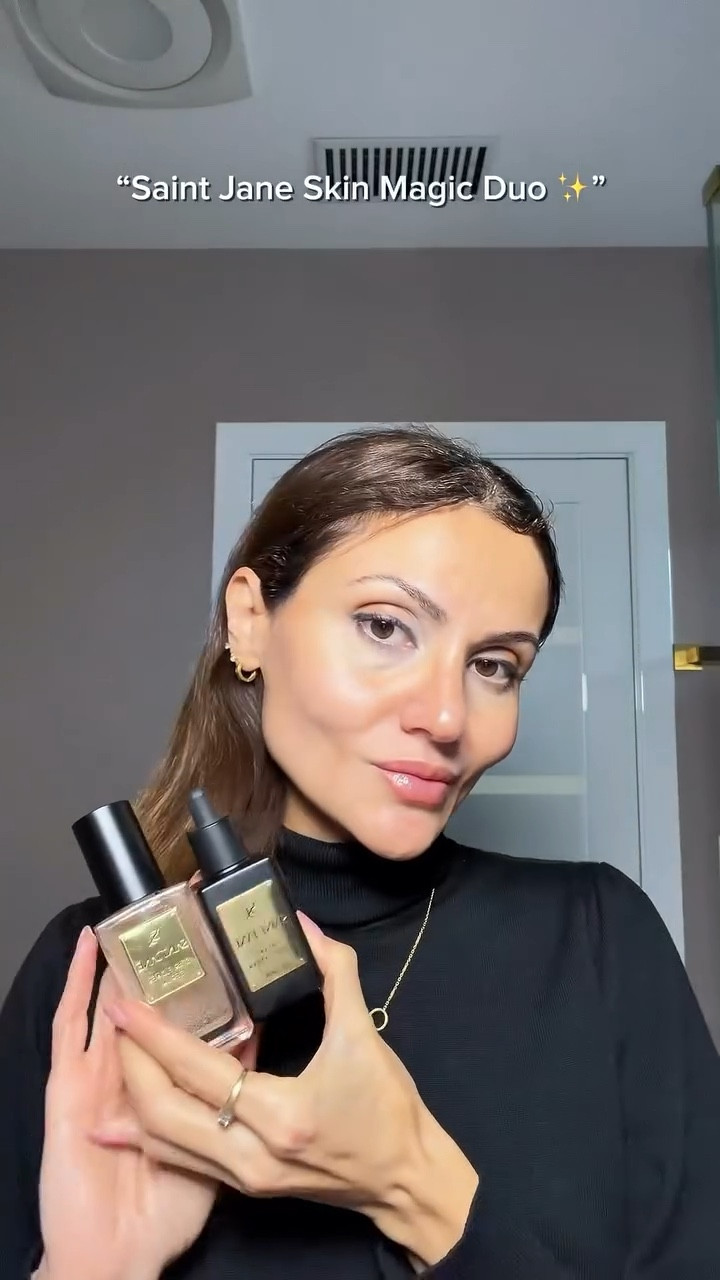 𝐒𝐚𝐢𝐧𝐭 𝐉𝐚𝐧𝐞 𝐋𝐮𝐱𝐮𝐫𝐲 𝐒𝐤𝐢𝐧 𝐌𝐚𝐠𝐢𝐜 𝐃𝐮𝐨 ✨

A powerful pairing for radiance and clarity ✨
The Luxury Beauty Serum deeply hydrates and smooths the complexion, while the Star Flower Niacinamide Serum refines pores, calms redness, and balances the skin.

Together, they create luminous, healthy, visibly transformed skin 💛
Discover the magic at Saint Jane Beauty.

@saintjanebeauty

#SaintJane #SaintJaneBeauty #LuxurySkincare #GlowSerum #RadiantSkin #HydratingSerum #Niacinamide #SkincareRoutine #GlowingSkin #PRGifted #LTKBeauty #UGCBeauty #ContentCreator
