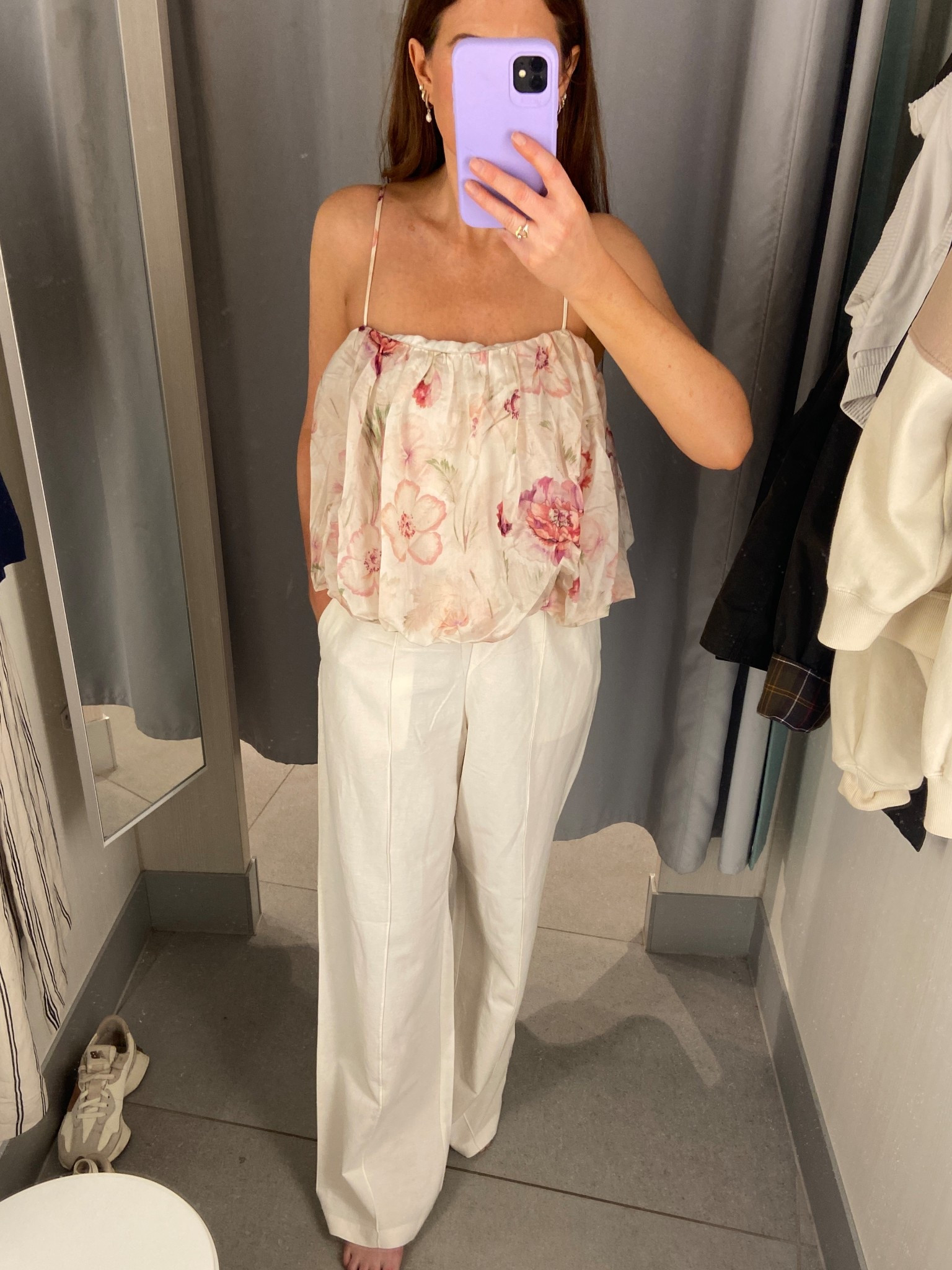 Your soft summer outfit dreams just came true 🌸✨
This floral bubble cami + wide-leg linen blend cream trousers combo is perfect for garden parties, brunch dates or that “I just threw this on” energy. So light, floaty and comfy – I’m obsessed! Linking similar styles on LTK 💐 #OOTD #LTKSpringStyle #EffortlessOutfit #SummerStyleInspo #FloralTop #WideLegPants #SoftGirlStyle #NeutralOutfit #SpringFits #WhatIWore 

#LTKSeasonal #LTKFindsUnder50 #LTKOver40