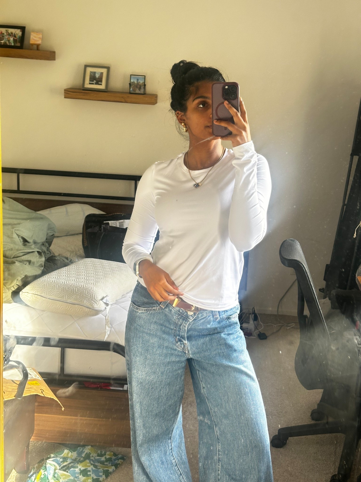 Mid-laundry selfie break!  Casual Sunday outfit


Alo, activewear, jeans, Levi’s, baggy pants, white shirt, long sleeve, belt

#LTKgrwm #LTKootd #LTKdayinmylife