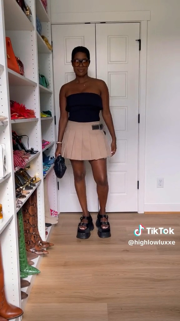 Loving these super chunky sandals because they’re comfy & make me feel tall (I’m 5’4 for reference 🤣)

#LTKSeasonal #LTKshoecrush #LTKstyletip