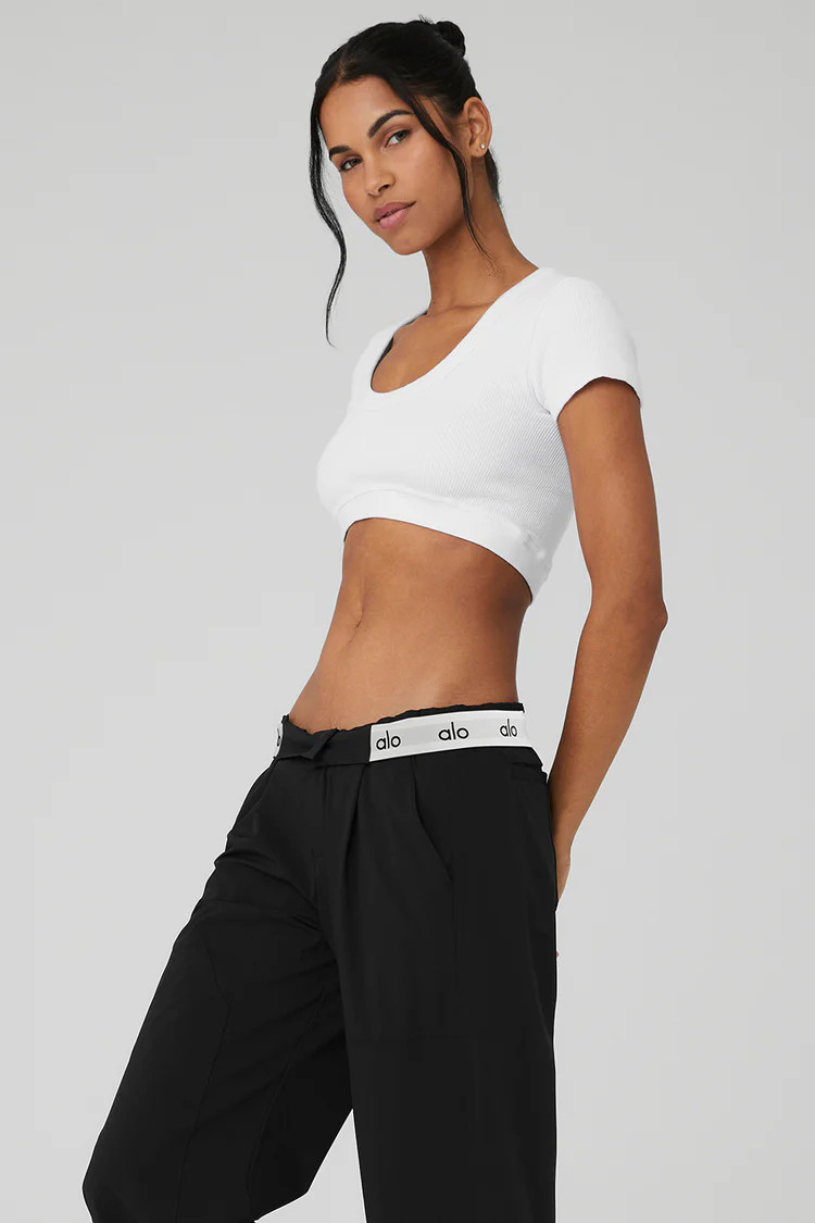 Seamless Ribbed Cropped Serene Short Sleeve - White | Alo Yoga (US)