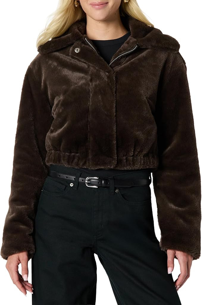 Amazon Essentials (Demi's Pick) Women's Oversized-Fit Cropped Faux Fur Jacket with Collar | Amazon (US)