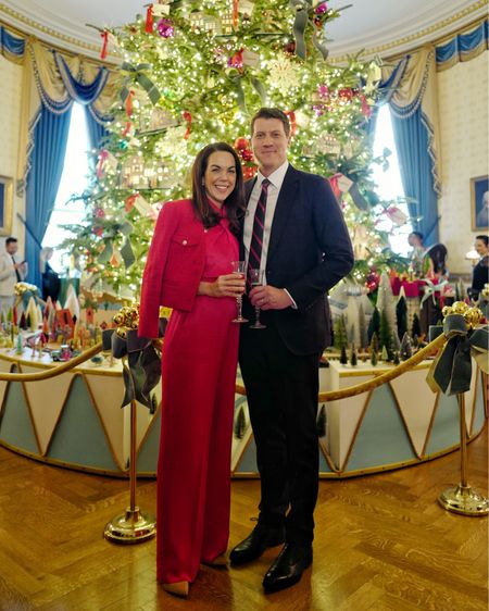 What I wore to the White House holiday party ❤️🎄💫

#LTKSeasonal #LTKGiftGuide