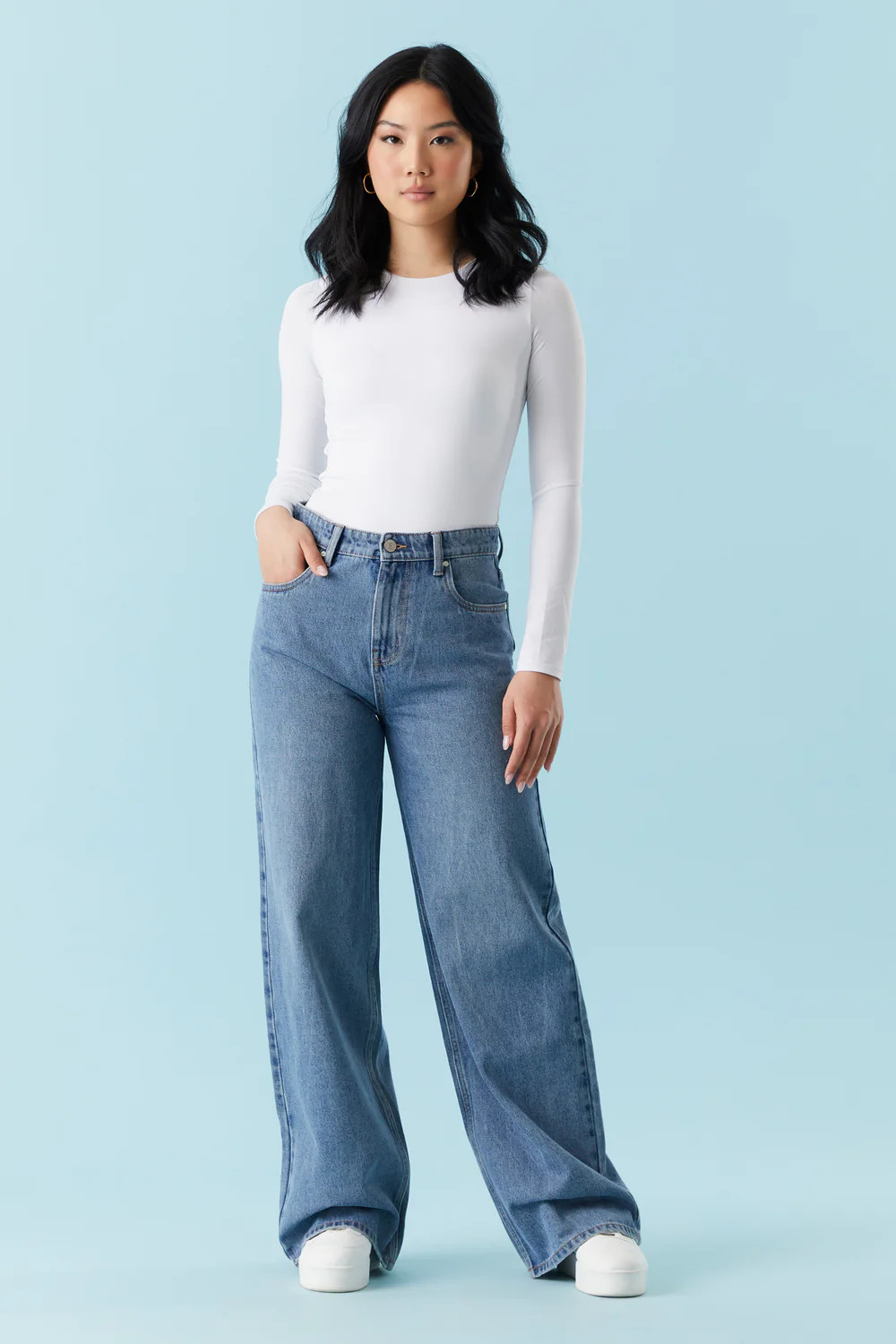 Refuge Medium Wash Loose Leg Jean | Charlotte Russe