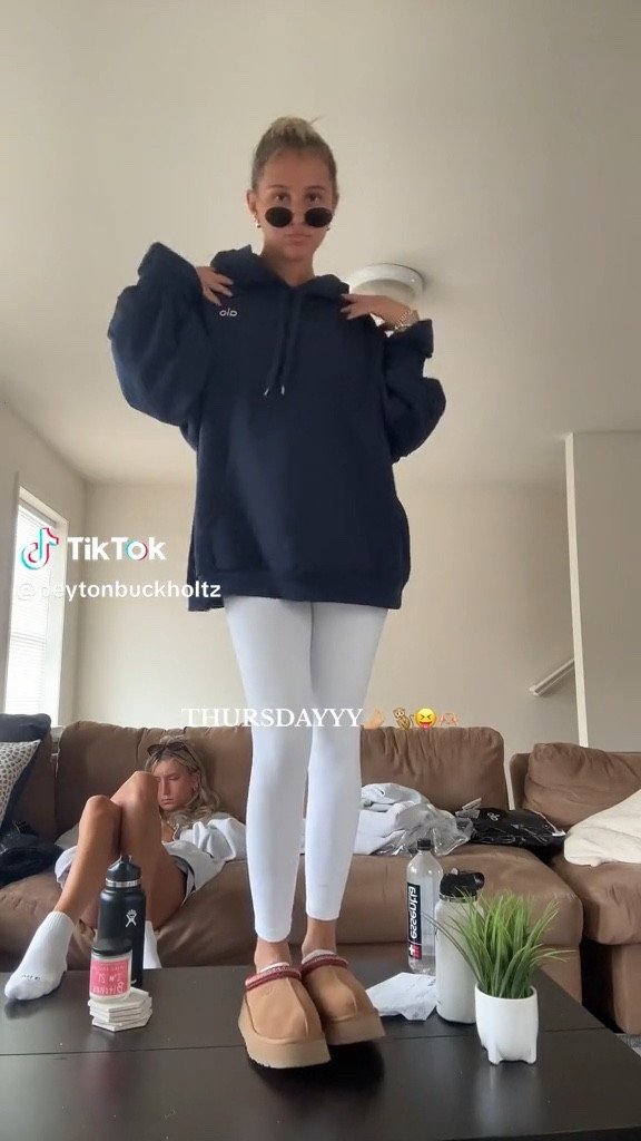 Perfect navy blue hoodie sweatshirt 🥶 size XL for oversized fit 
White leggings size M#LTKCyberWeek #LTKGiftGuide

#LTKSeasonal