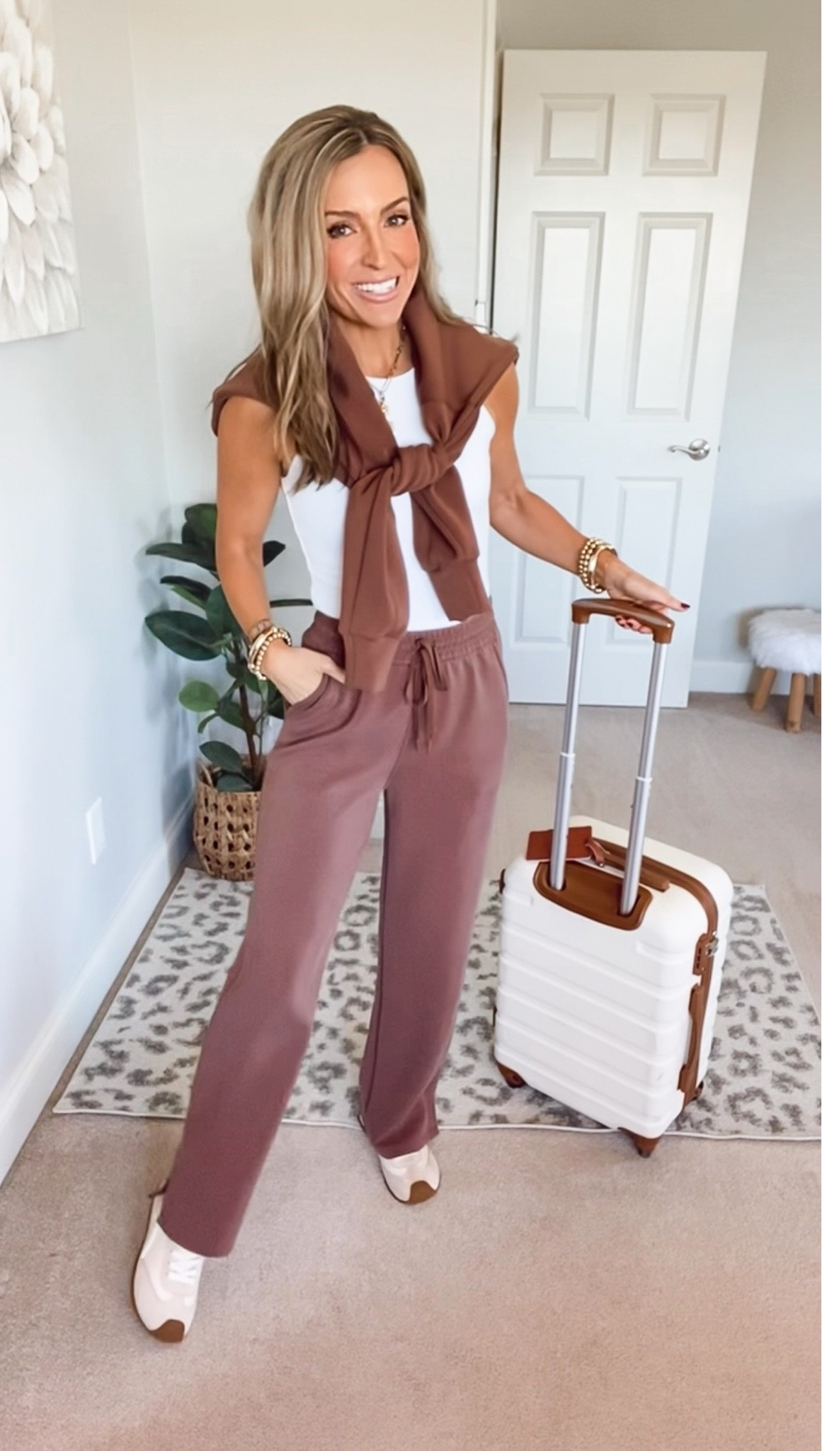 Stylish and comfy loungewear from G4Free, perfect for relaxation & travel! Wearing xs in both.