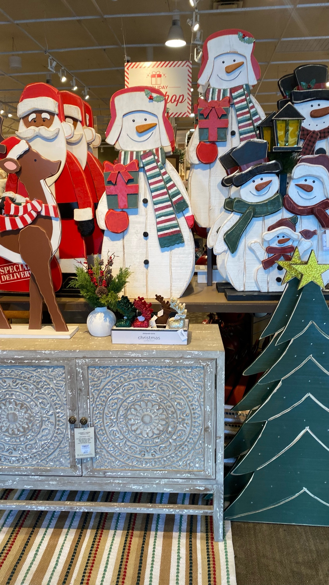 Christmas home decor 🎄

#ltkholiday #ltkgiftguide #giftsforher #giftsforhome#giftforthehostess #lastminutegifts #blackfriday #blackfridaydeals #cybermonday #cybermondaydeals #sale #christmashomedecor 

#LTKSeasonal #LTKCyberWeek #LTKHoliday