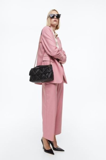 Pink single breasted blazer
Work wear 

#LTKGiftGuide #LTKworkwear #LTKFind