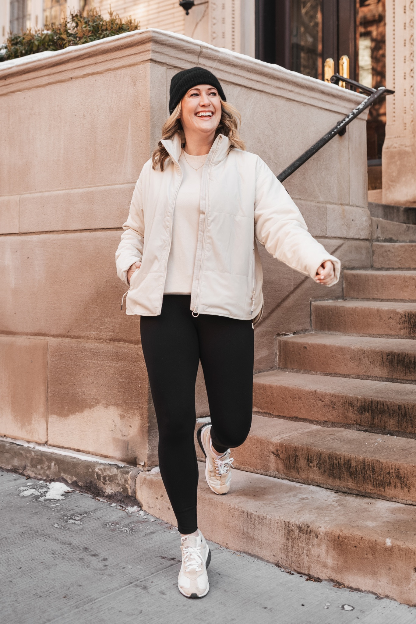 Vuori favorites! Canyon Insulated Jacket (M)
Sedona crewneck sweatshirt (M)
Daily Leggings (M)
Daily Bra (L)

#ad items were gifted 

#LTKfitness #LTKSeasonal