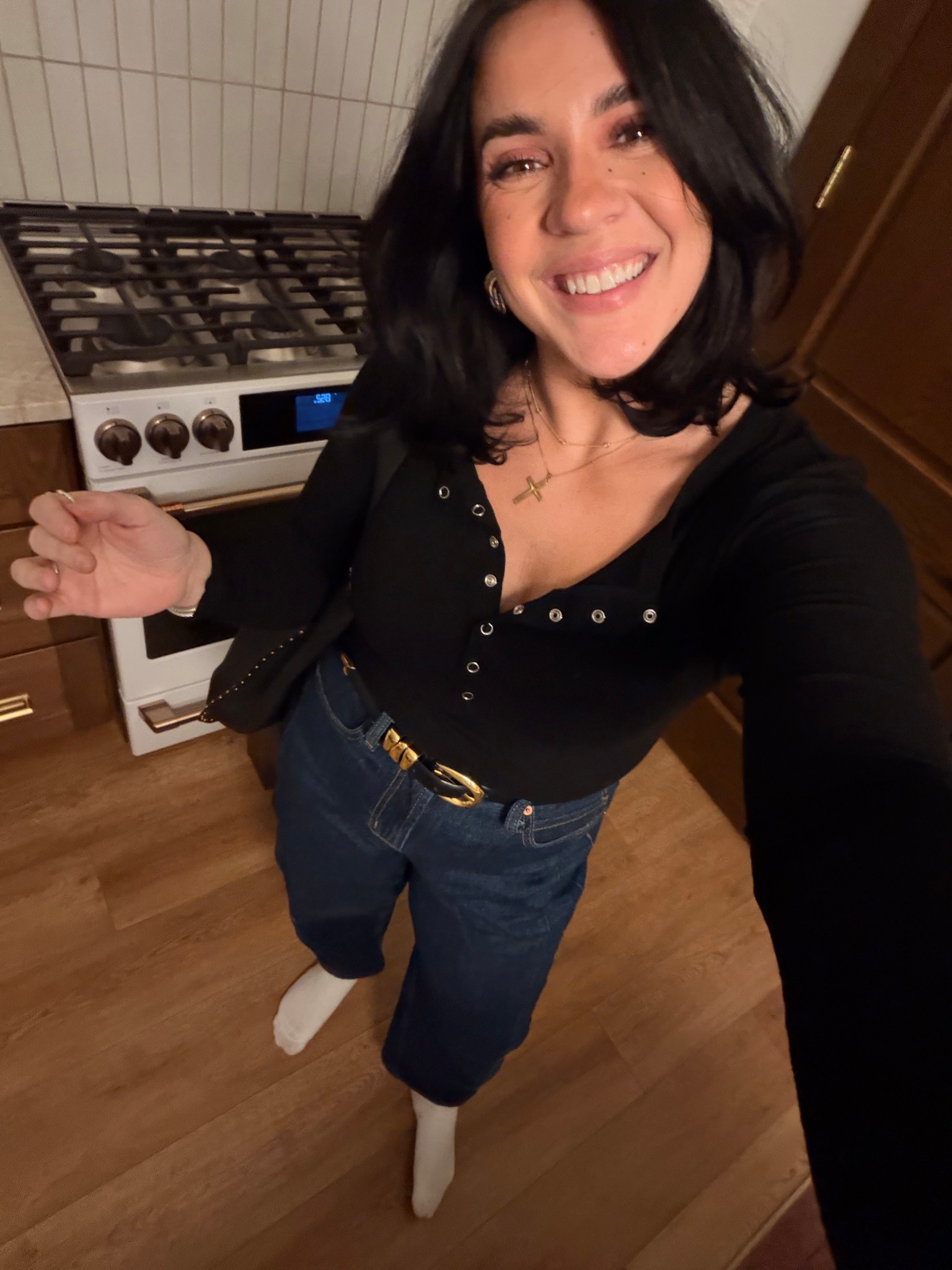 Casual date night outfit! Winter outfit idea, midsize outfit idea. Jeans and  top outfit idea. 

#LTKSeasonal #LTKmomlife #LTKMidsize