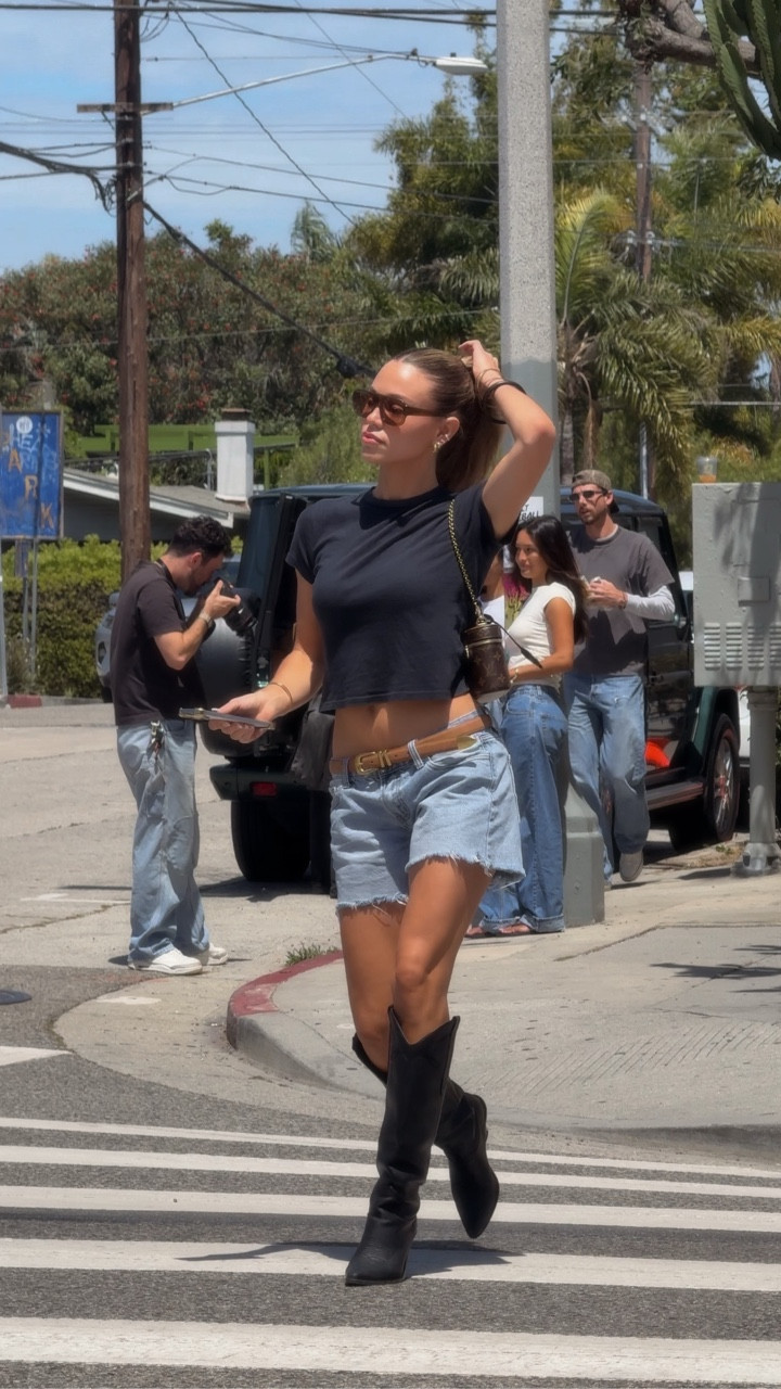 I’m wearing an XS t-shirt, my shorts are vintage Brandy Melville, boots are billini from years ago so I linked the most similar I could find. My shades are by Vehla & my jewelry is from @jaffisboutique (www.jaffisboutique.com). 