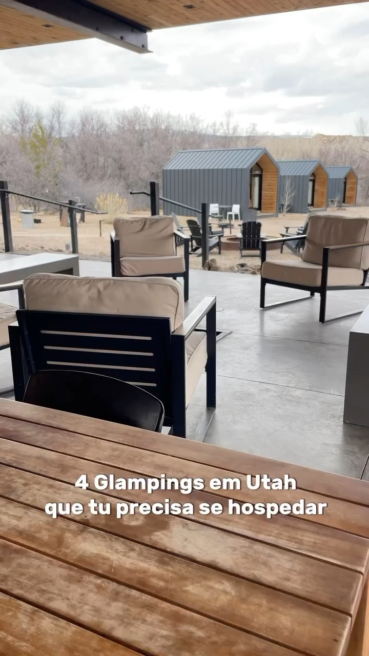 4 Glamping em Utah que tu precisa se hospedar!

Antes de tudo, já me segue @pamelanoschang_ para dicas de lugares incríveis nos EUA (principalmente em Utah). ✈️

1) Ofland Resort | @oflandhotels 
Fica em Escalante e é um lugar incrível, com piscina, hot tub, drive in movie e muito mais. (tem um vídeo recente mostrando detalhes desse lugar aqui no Insta, confere lá).

2) Zion Eco Cabins | @zionecocabins 
Tem mais de uma opção, uns tem hot tub e outro não. Tem uma vista maravilhosa e fica perto do Zion e Bryce Canyon.

3) Zion Wildflowers Resort | @zionwildflower 
Tem muita estrutura, pra cozinhar, piscina, hot tub e muito mais. Fica 5min do Zion NP.

4) Sandy Beach | @sandybeachyubalake 
Esse lugar ja fica mais perto de SLC e perfeito para fugir do calor. Tem opções de Cabanas, Casinhas e mais. 

Já salvou essa dica? 🏕️

#dicasdeutah #utah #utahgram #utahstaycation #glamping #utahglamping #utahinfluencer #utahtravels #utahunique #brasileiranosestadosunidos