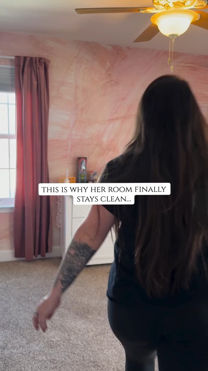   Like & Save for later 🌺 tap follow & comment SHOP so I can send you the direct link ! ‼️ I swear kids rooms get out of control overnight… like where does all this stuff even come from 😅

I’m starting the year with bedroom refreshes in both my daughter and son’s bedroom …. First up is my 7 year old daughter’s bedroom makeover series. We’re swapping items, repainting some designs and giving old furniture new life 😍 all while keeping STORAGE the main priority ! 

FIRST thing we needed to fix was storage 🙌🏻 because the clutter was driving me insane

This vanity was such a game changer — not even just for how cute the clean white design is, but the hidden storage, drawers, and compartments built right in 😭 everything finally has a place

The glass top makes it so easy to see everything, the drawer dividers keep all the little things organized, and the side cabinet has even more storage (which I didn’t expect but LOVE)

AND the lighting… you can switch between tones and even do ambient lighting which she is already obsessed with 💡✨

It honestly made her room feel so much more put together without doing a full renovation… just a simple swap that makes a HUGE difference

Follow along because this is just episode one and I have so many more upgrades coming for her room 💕

Comment SHOP and I’ll send you everything!

#girlsbedroom #amazonfinds 
#kidsroomorganization
#bedroommakeover #feonase @feonase_home

#LTKmomlife #LTKKids #LTKHome