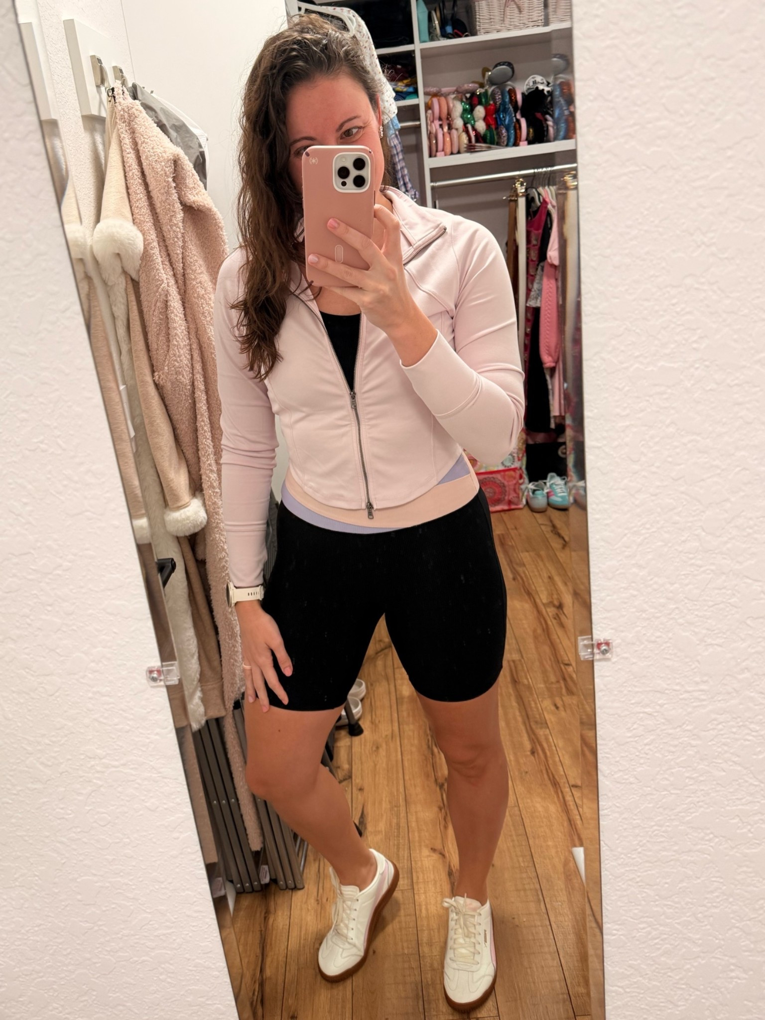 Ready to be comfy and on the go in this outfit! Perfect for a casual day at home with chores or on-the-go!

#LTKgrwm #LTKootd #LTKdayinmylife