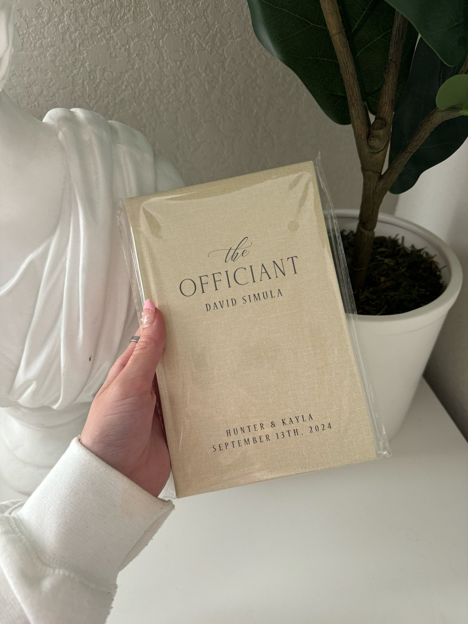 Unique wedding ceremony gift for officiant, fully customizable officiant book for wedding ceremony. 💫💝

#LTKWedding