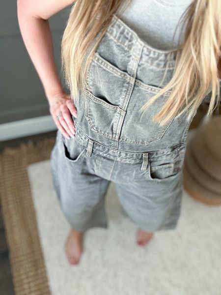 I was on the fence about these barrel overalls from Free People, but I’m so glad I took a chance on them because I’m obsessed. I’m wearing size S for a slightly more baggy, oversized look. 

#overalls #summer #outfit 

Summer Outfit - Free People Haul - Barrel Leg Pants 

#LTKOver40 #LTKStyleTip