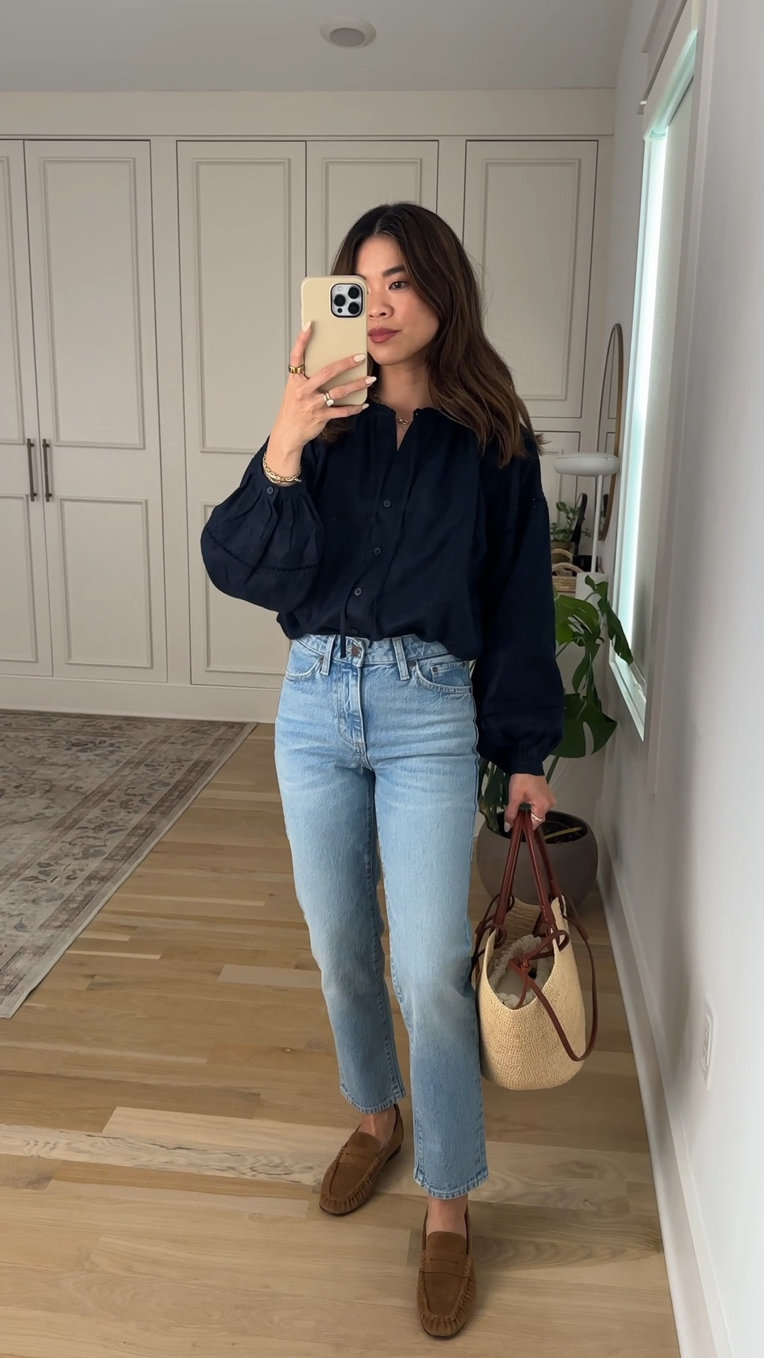 Top 2XS, jeans size 24in vintage light blue (i’d recommend sizing up if you are between sizes)￼

#LTKPetite #LTKootd #LTKSeasonal