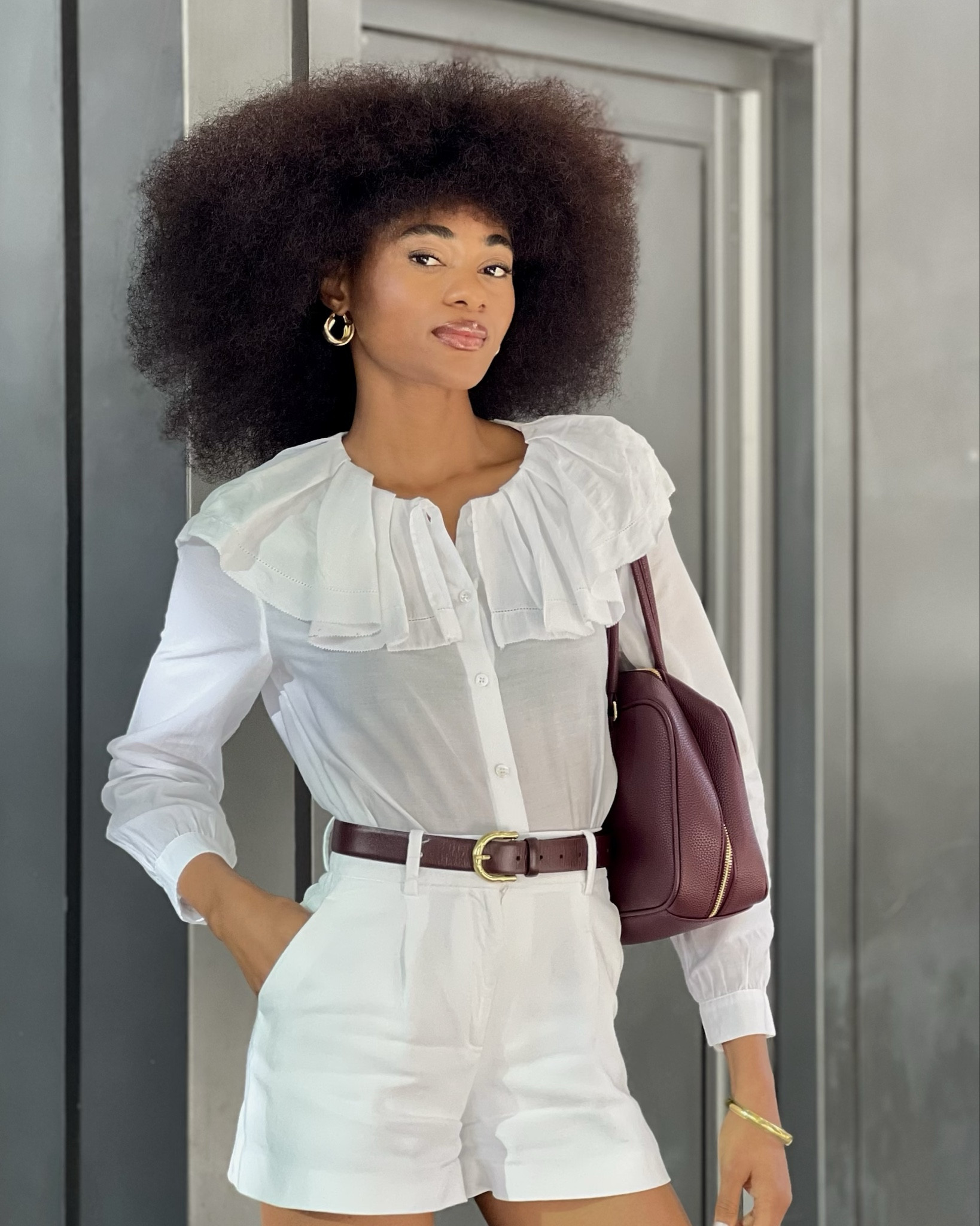 An all-white outfit can either read as ‘too casual’ or ‘effortlessly chic’. But my secret to looking the most elegant in basics? Layers of intention.

For this look, I styled the @eleh.official Peter Pan collared blouse with @reiss linen shorts, then added depth by breaking the set with @sancia_thelabel burgundy belt and @monsoon bowler bag. My shoes are intentionally sharp in white heels even if I had a matching burgundy pair, to balance the contrast and keep the outfit elevated instead of flat.

#JacsStyleJournal Tip: When pairing white on white, resist the urge to match everything in the same shade as this flattens the outfit. Instead, introduce one or multiple contrasting tones through accessories. This creates harmony, adds intrigue, and makes the look feel timeless / Fun!

Save this if you’re building your capsule wardrobe 🤍 and share it with someone who loves chic minimalism.

#ElevatedStyle #ChicMinimalism #EffortlessElegance #LondonStyle #StyleInspo #OOTDElevated #WhiteOnWhite #TimelessStyle #ChicAndMinimal #FashionTipsDaily #CapsuleWardrobeStyle #Summer25 #ElegantStyle #StreetStyleInspo #ClassicWithATwist #WardrobeEssentials 