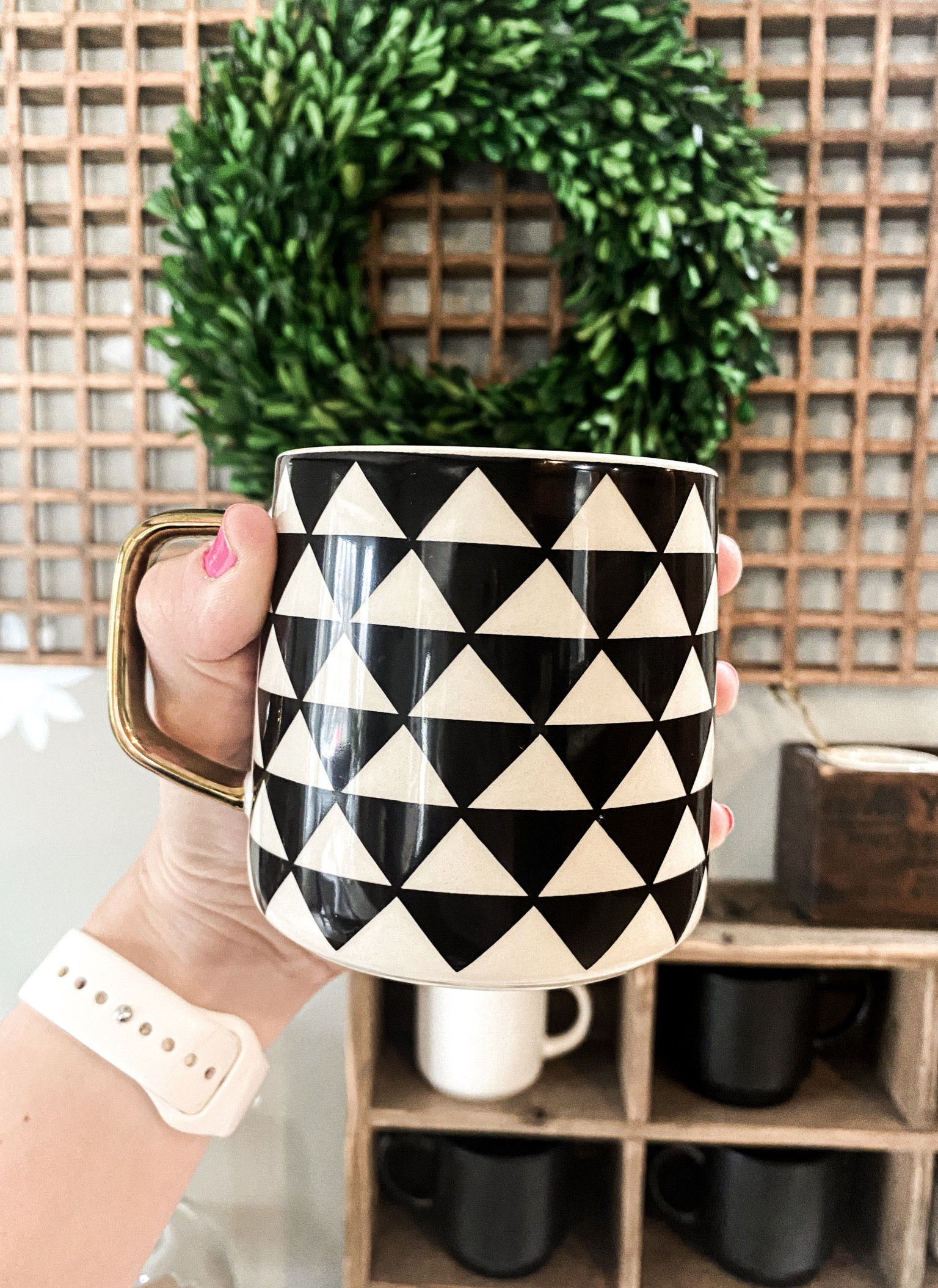 My favorite BLACK + WHITE mug right now from Walmart. 🖤🤍🌿
—-> Under $5! 🤯 


#LTKhome #LTKstyletip #LTKfindsunder50