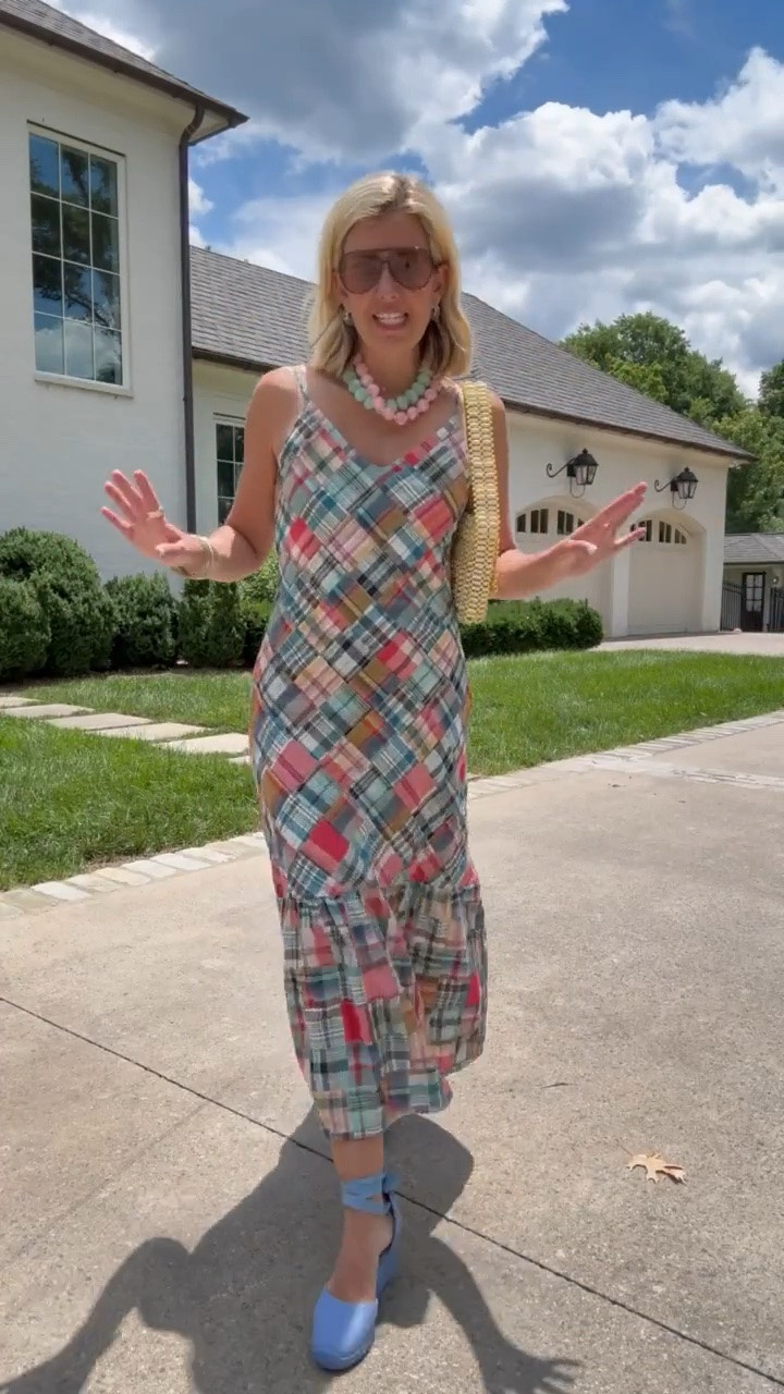 This is a YES dress if I’ve ever seen one! Yall have seen me in the skort in this print and it is absolutely fabulous. I’m in a small and 8 espadrille tts. 

*code Catherine20 for 20% off at Allie + Bess

#LTKdayinmylife #LTKmomlife #LTKOver40