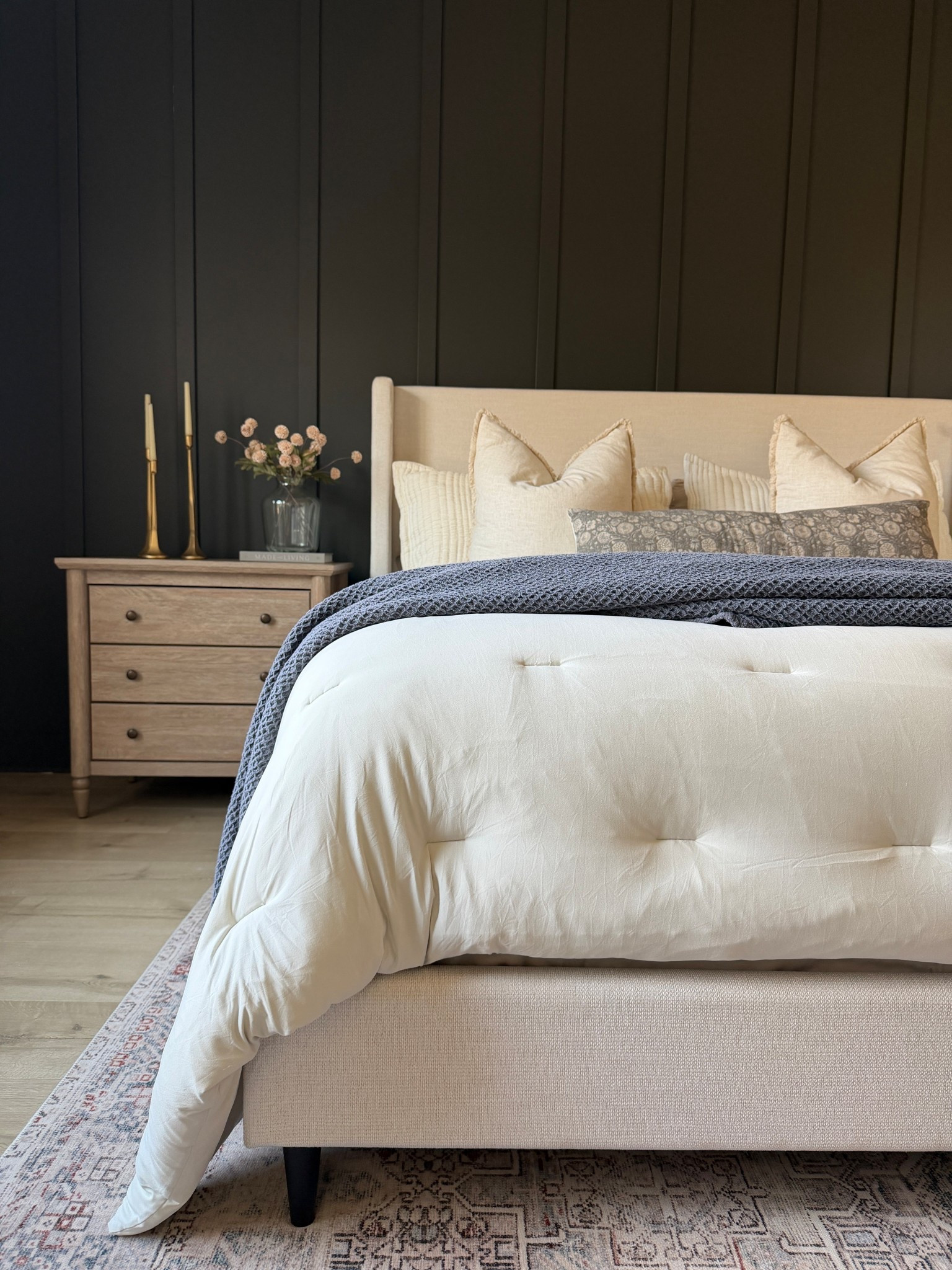 Bedroom Inspo 

Home Inspo, bedding, bedroom furniture, cozy bedroom, home decor, coma inducer

#LTKHome #LTKSaleAlert #LTKSeasonal