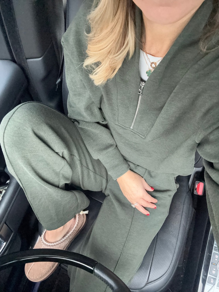 This set has become my go-to, it feels effortlessly chic and put together while staying comfortable and functional. 
Comfortable enough for school drop-off, polished enough for errands or coffee.
🤍 Shop this full athleisure look on LTK. 

 #LTKdayinmylife #LTKootd #LTKActive