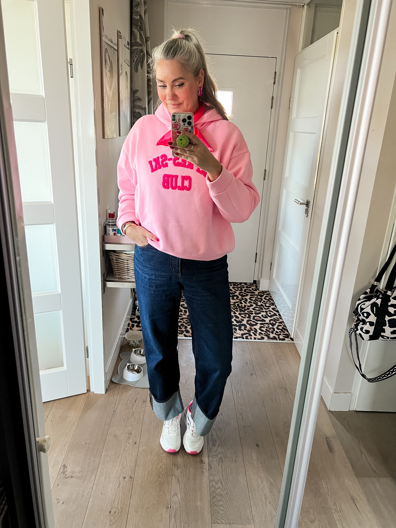 Ootd - Sunday. Ready for a long walk. Wearing a pink hooded sweater from a local boutique, dark blue cuffed jeans, white Skechers sneakers and a pink duotone satin scarf. 



#LTKspring #LTKstyletip #LTKeurope