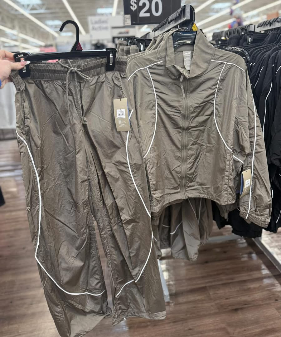 Running errands but make it ✨put together✨

This black windbreaker set from Walmart is lightweight, comfy, and has that trendy sporty vibe with the white piping detail. Perfect for school drop-off, coffee runs, or pretending we’re about to hit the gym 👀😂

And for this price?! It’s a yes.

Who else loves a matching set that makes you look like you tried… even when you didn’t? 🙋‍♀️🖤

#WalmartFinds #MomOnTheGo #AffordableFashion #SportyChic 

#LTKfitnessgoals #LTKActive #LTKmomlife