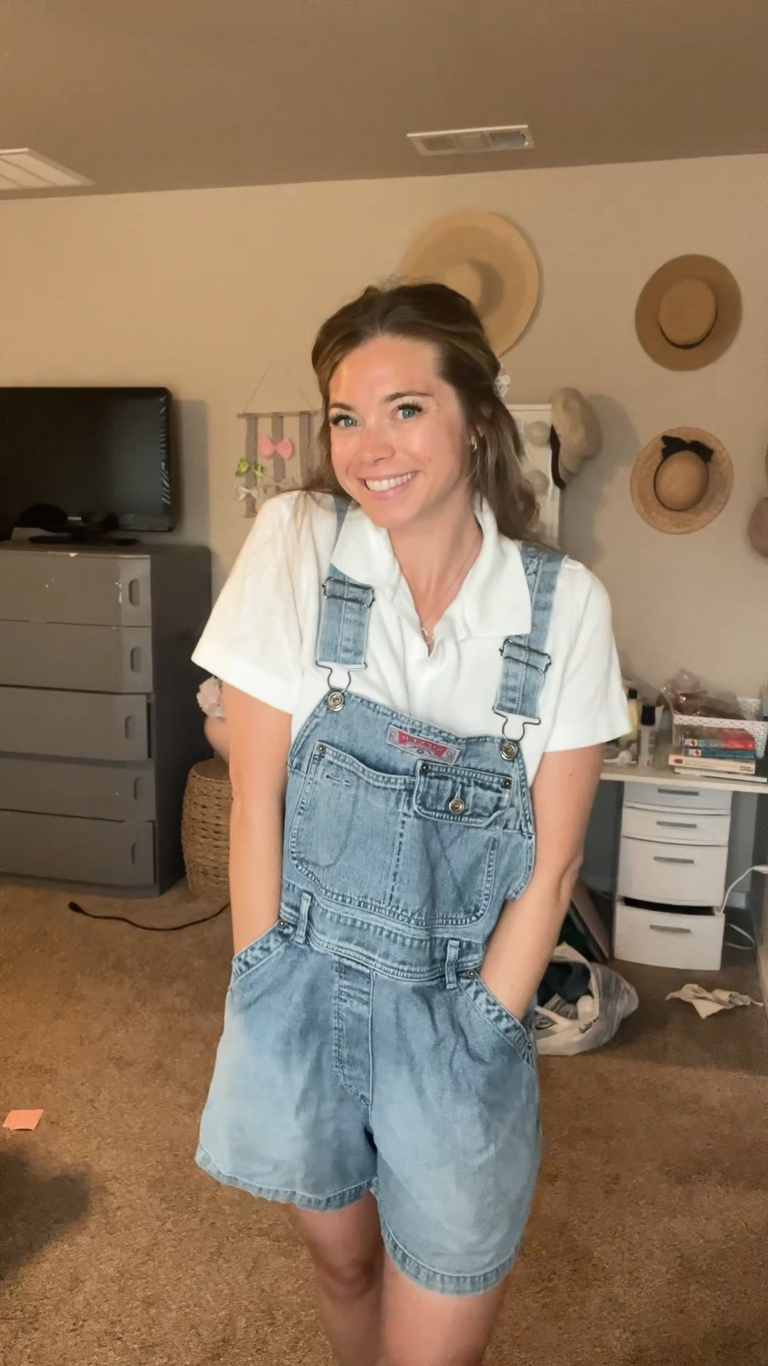 Wearing my overalls again! And adding a bow to run some errands aka picking up diapers for my kids haha #shortoveralls #overalloutfits

#LTKStyleTip #LTKFindsUnder50