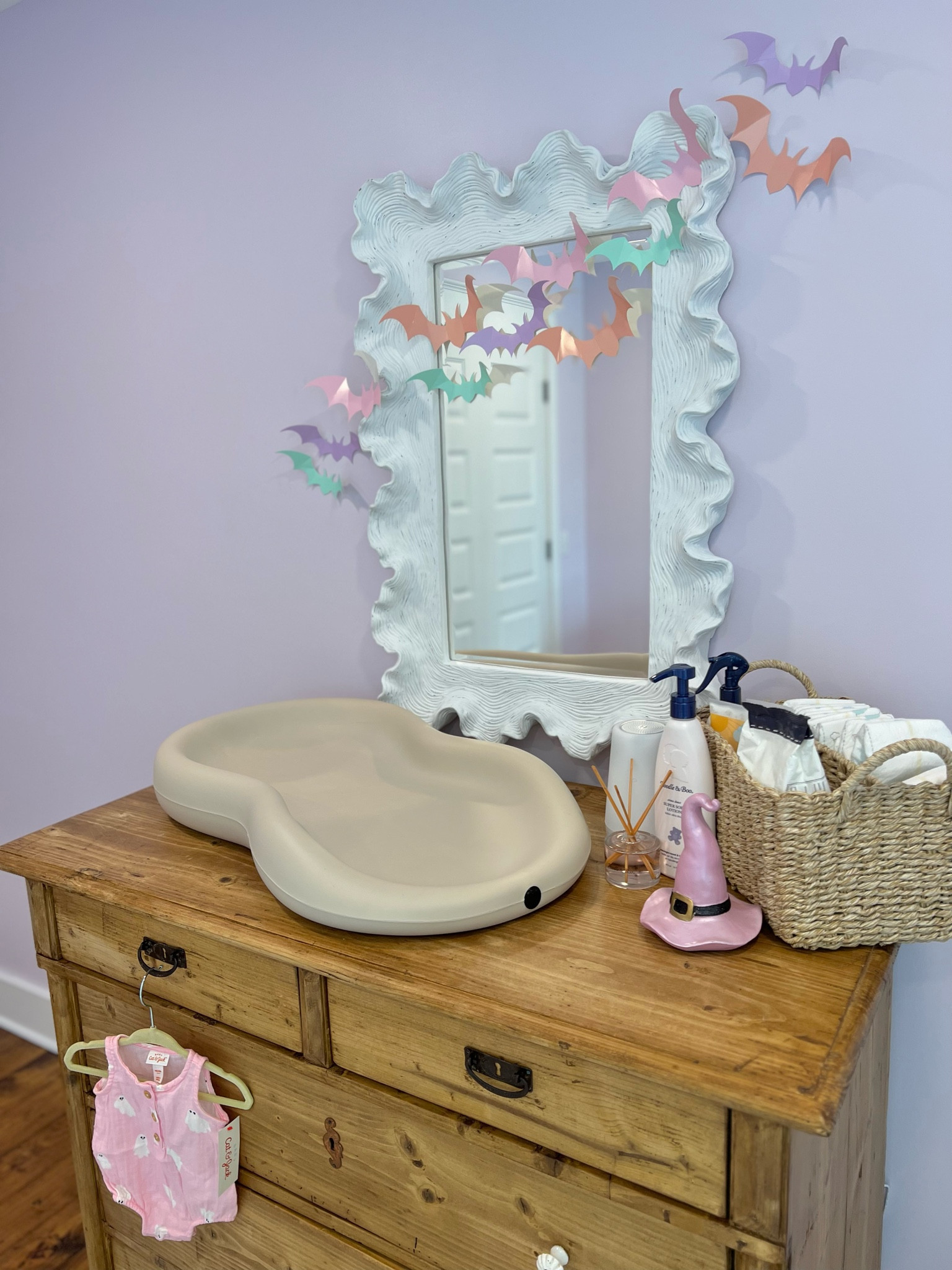 Sweet & Spooky 🎀👻

Halloween
Halloween decor 
Nursery 
Baby girl
Nursery decor 

#LTKSeasonal #LTKbaby #LTKHoliday