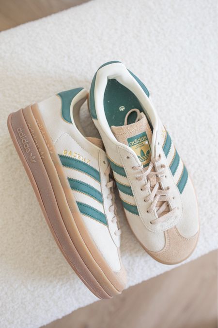 These adidas sneakers are the style of fall! 

Adidas gazelle sneakers, fall fashion 

#LTKstyletip #LTKshoecrush