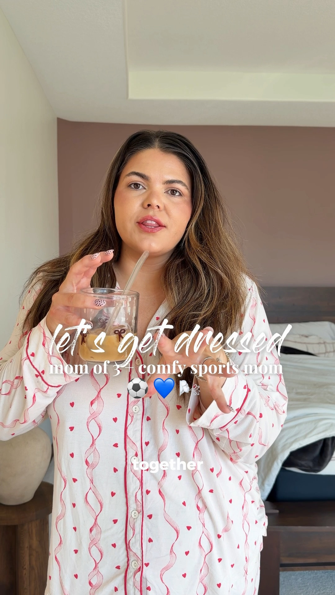 Sports mom ootd! Can someone tell me what the Midwest weather is doing? It was 80° this week why tf does it feel like 25?!?! Soccer all day! 

Size large wide leg leggings aerie 
Size large track jacket from Amazon 
Nike shoes size 10 tts 
By/rosie Jane scent Dylan 