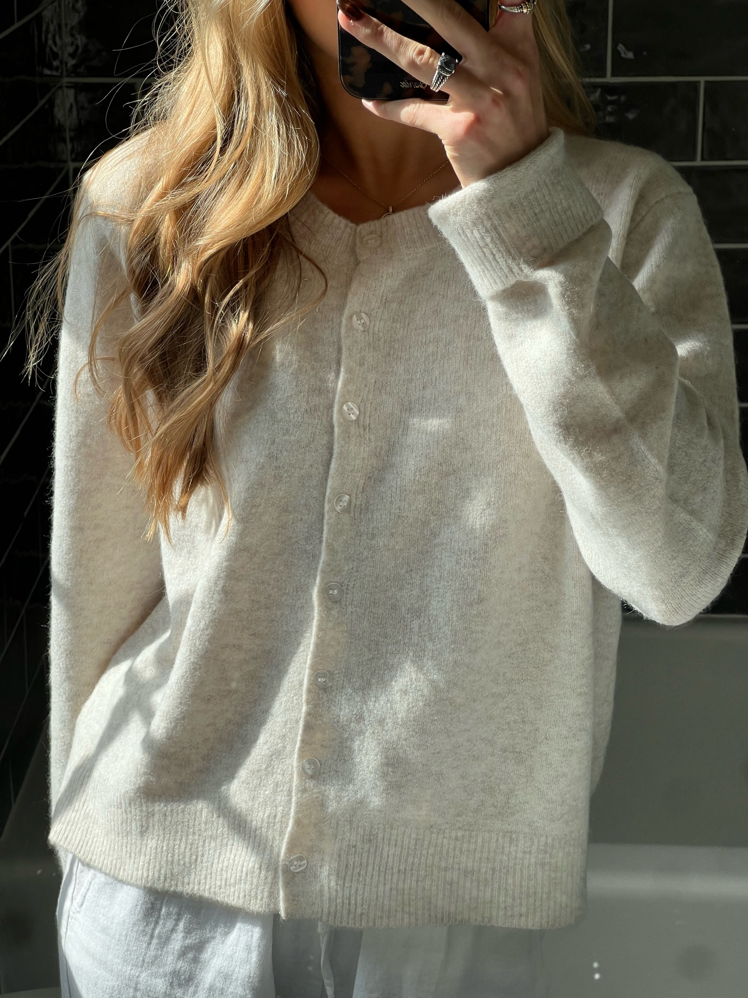 sweater ootd

#LTKootd #LTKgrwm #LTKFindsUnder100