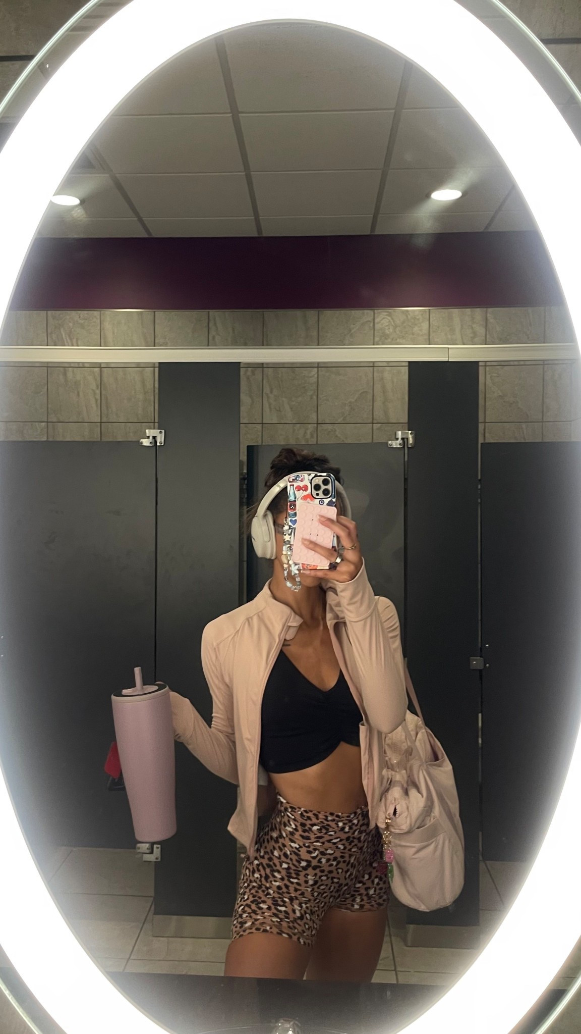 gym ootd. 🎀🎧 a lot of the items I’m linking are *similar* but are honestly better than what I have on! xx