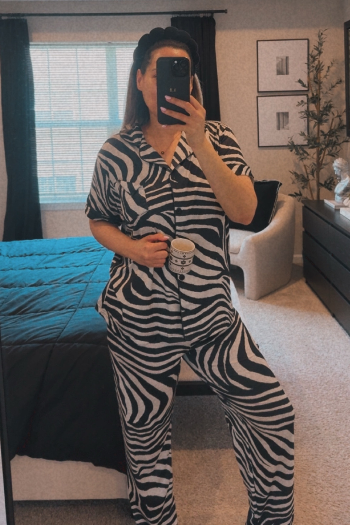 Nueva pijama desbloqueada

#LTKootd #LTKmorningroutine #LTKgrwm