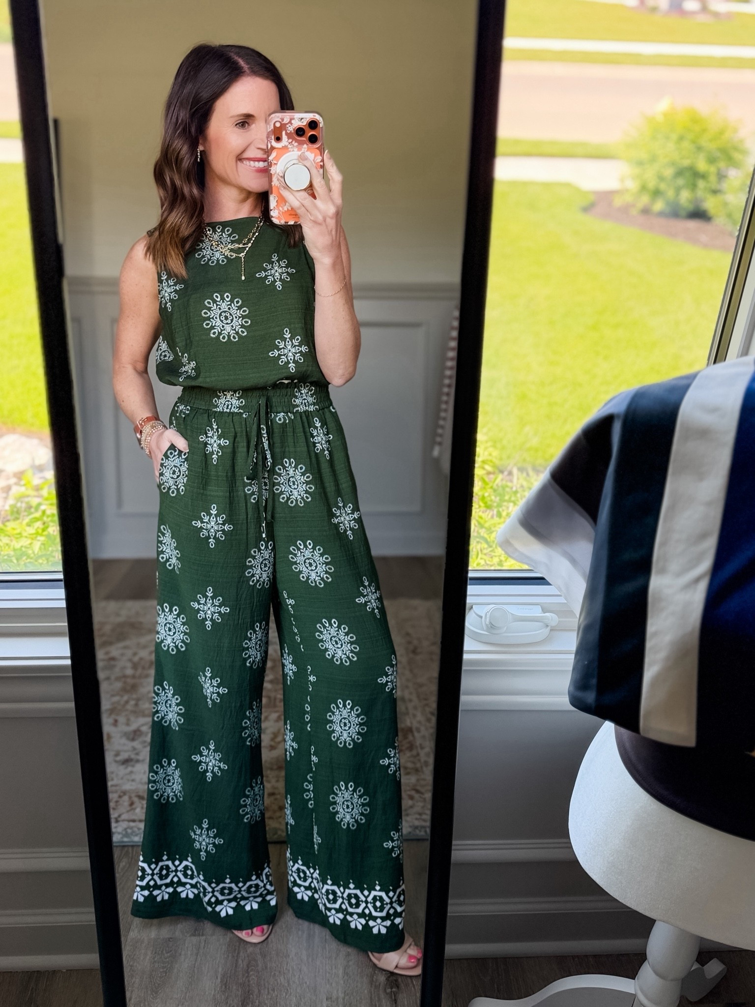 Amazon Two Piece Set 🍁

Wearing size small