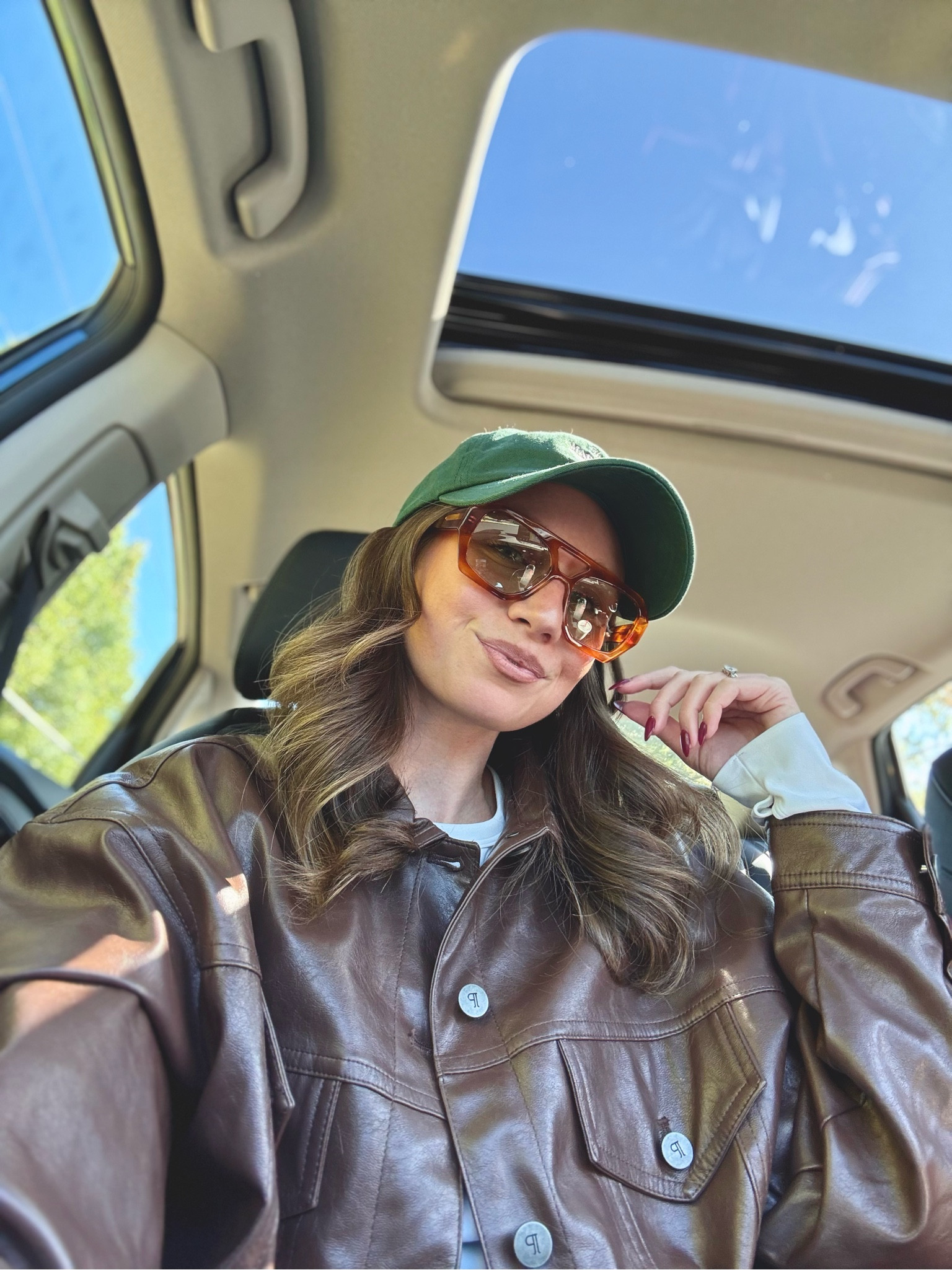 Weekend mode 🤎 The brown and green combo is unmatched this fall. I think I’ve successfully color matched myself?!