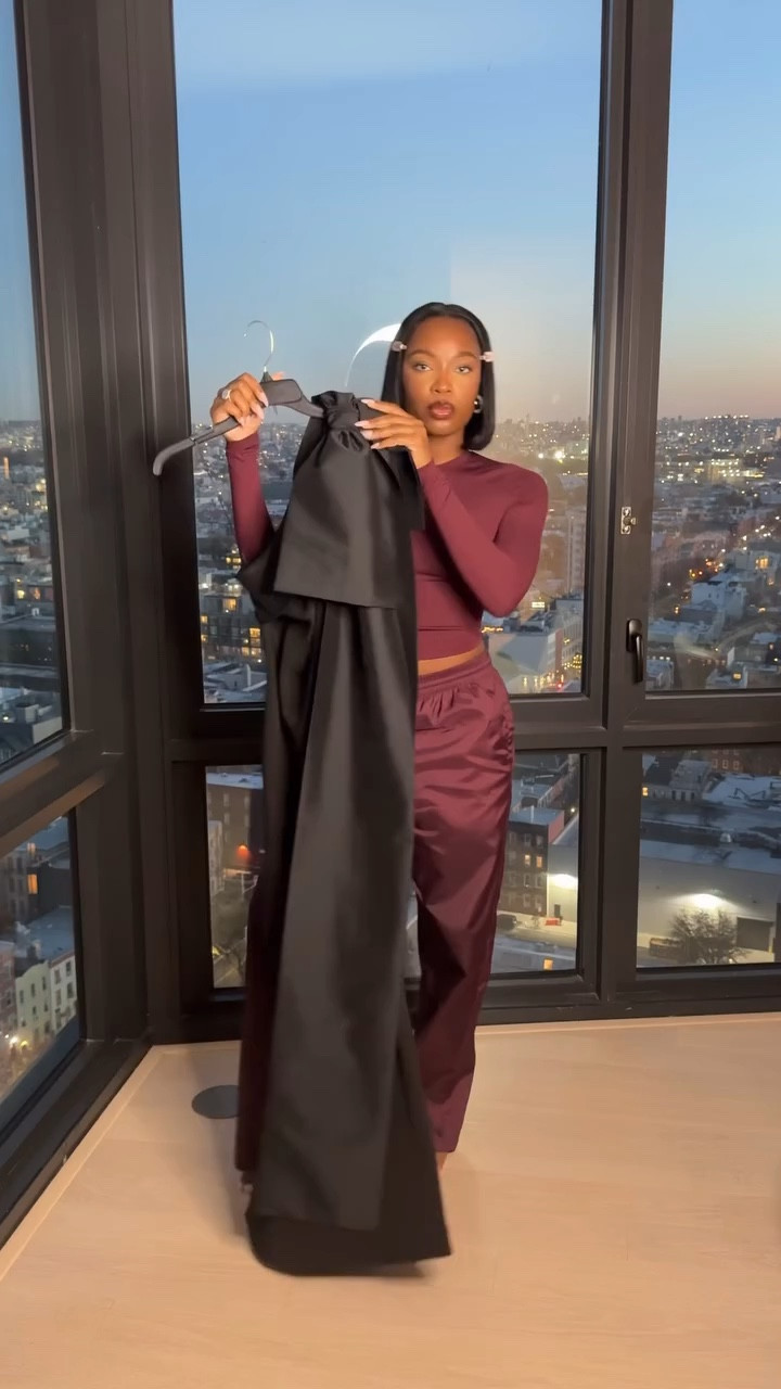 it’s time to pull out the holiday dresses 🎀

my look for a night out with @shopbop @schutz 

body glow drops @refybeauty 
bag @ferragamo 
scents @mindgamesfragrance 
(dressed in linked on my ltk)

#holidaydress #holidaydresses #ootn #fashioninspo