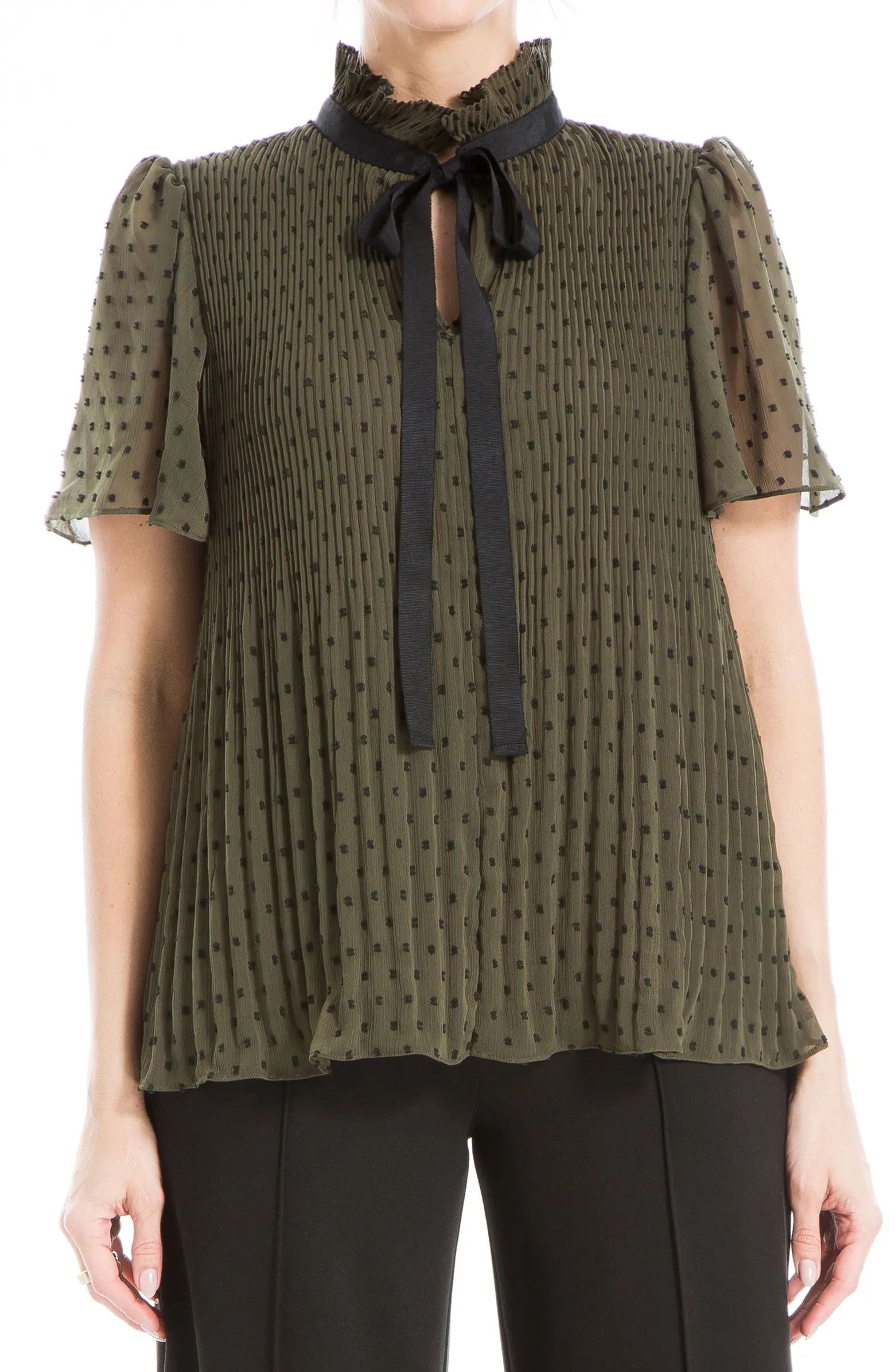 Short Sleeve Pleated Clip Dot Top | Nordstrom Rack