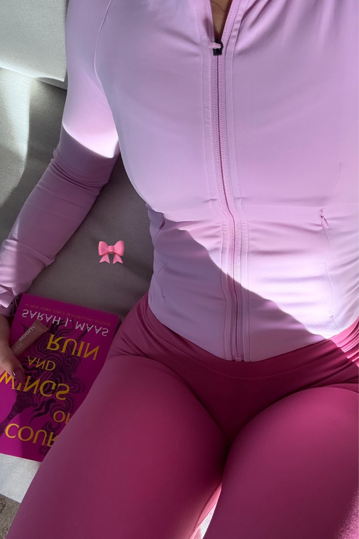 pink workout outfit🎀🎀🎀

Lulu jacket: size 4
Leggings: size 4
Bra: small



#LTKFitness #LTKActive