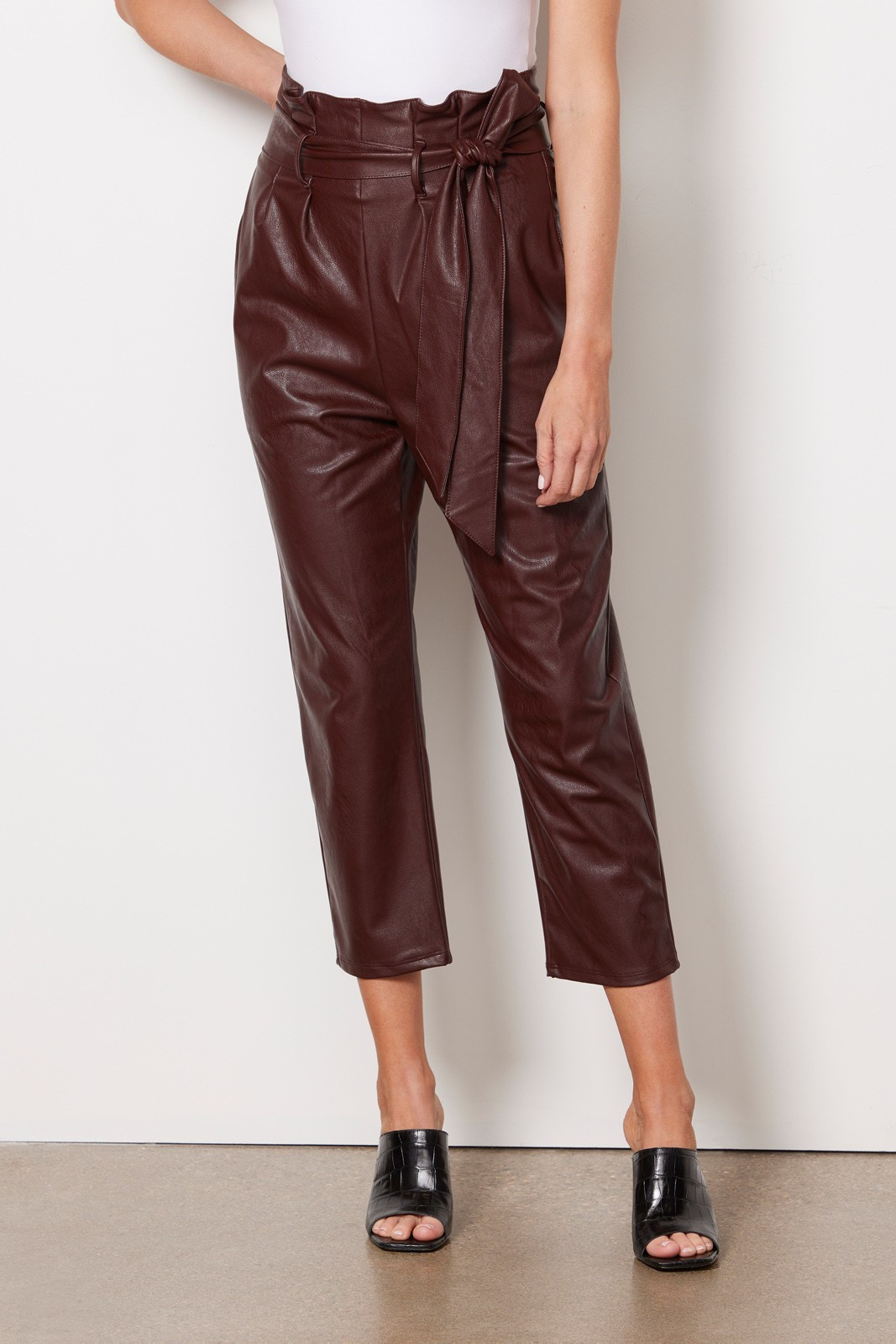 COMMANDO Faux Leather Paper-Bag Pant | EVEREVE | Evereve