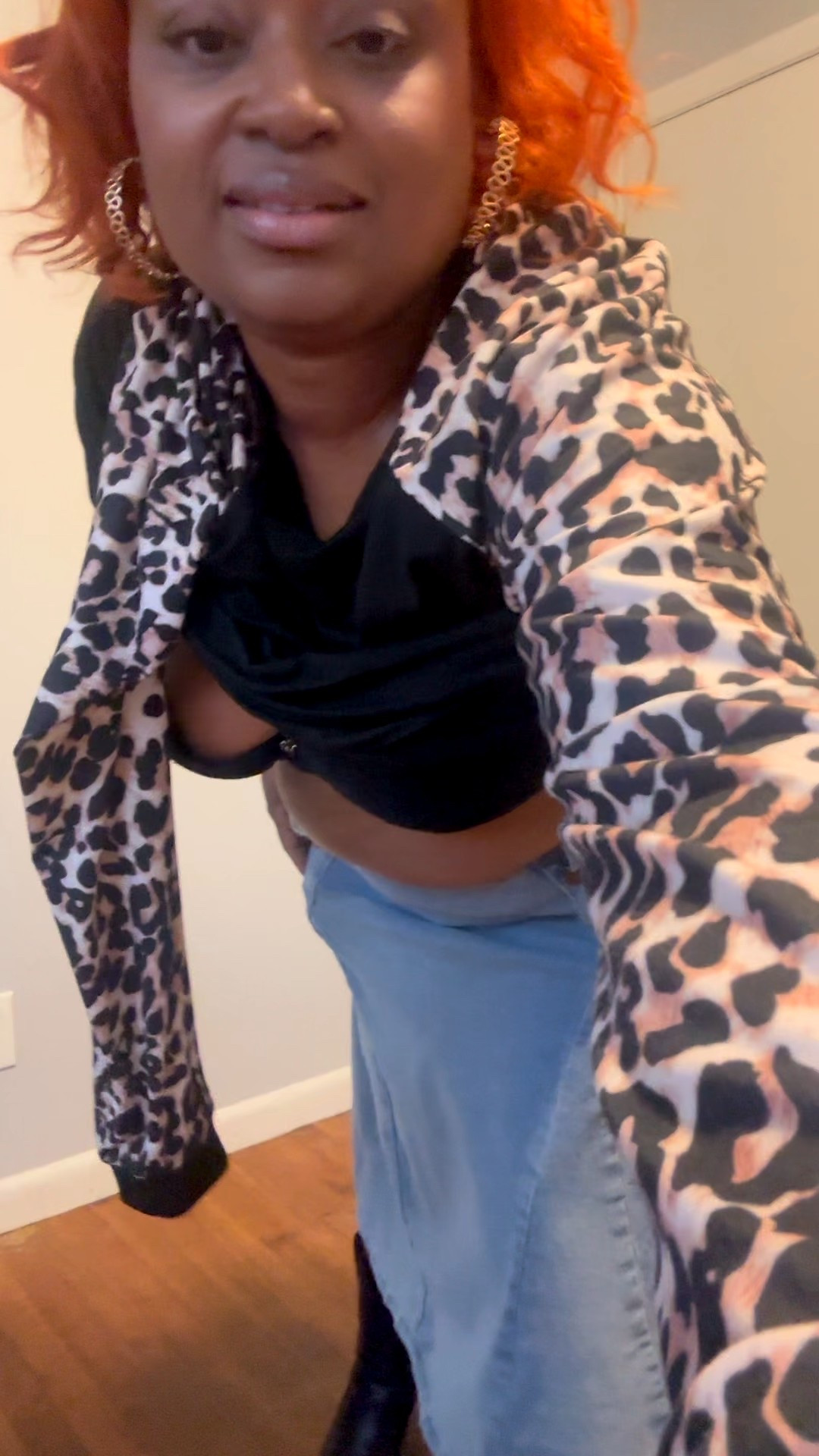 New Hair! New Fragrance! OUTFIT OF TGE DAY! #amazon#gingerhair#denimskirt#leopardandblackshirt#blackankleboots

#LTKHoliday #LTKBeauty #LTKOver40